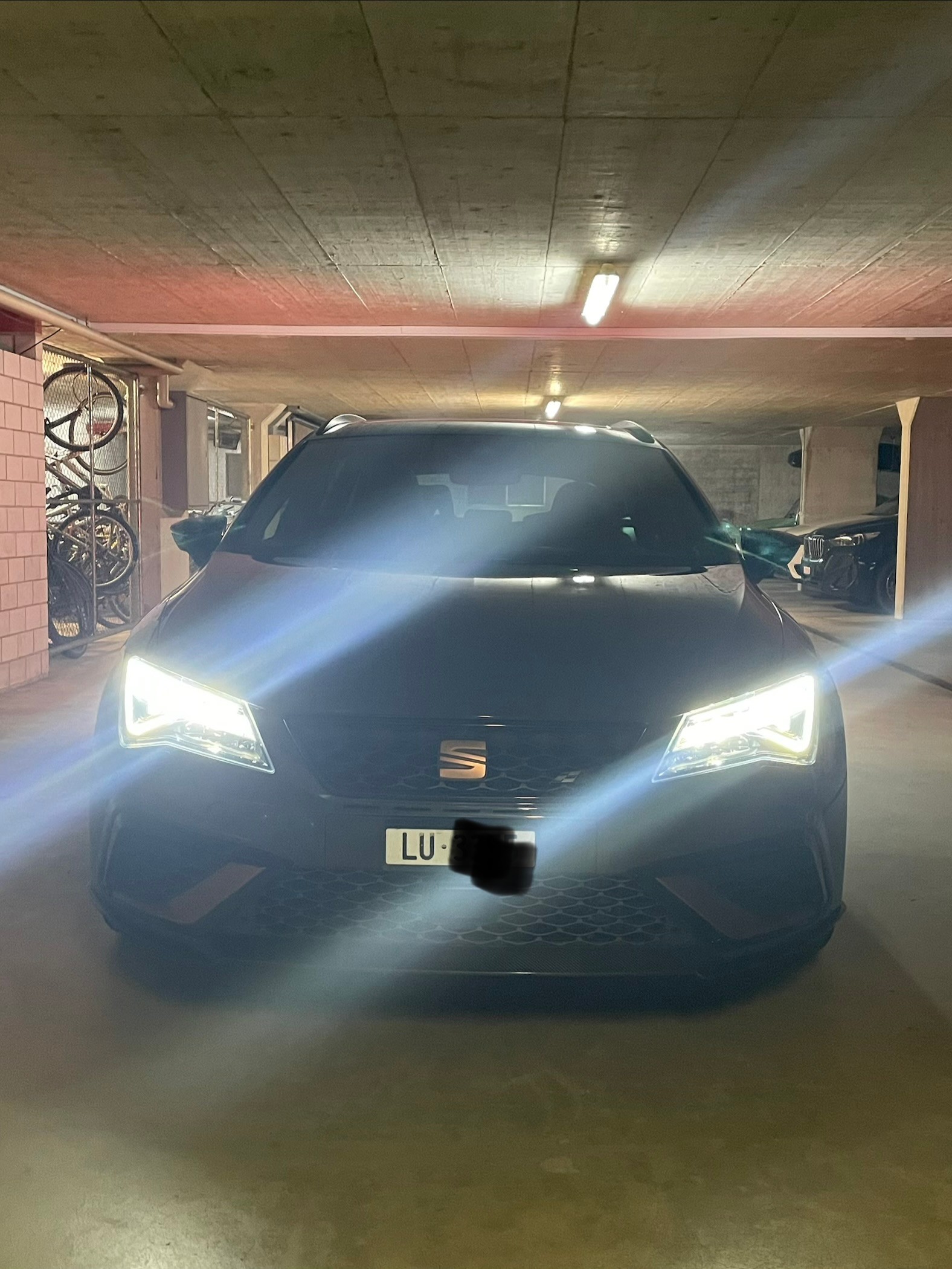 SEAT 2.0 TSI 300 Cupra R 4Drive DSG-image-10