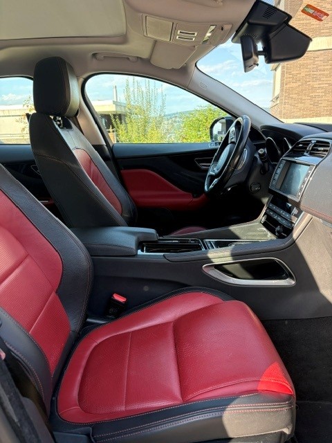 JAGUAR 2.0 D 180 R-Sport AWD-image-4