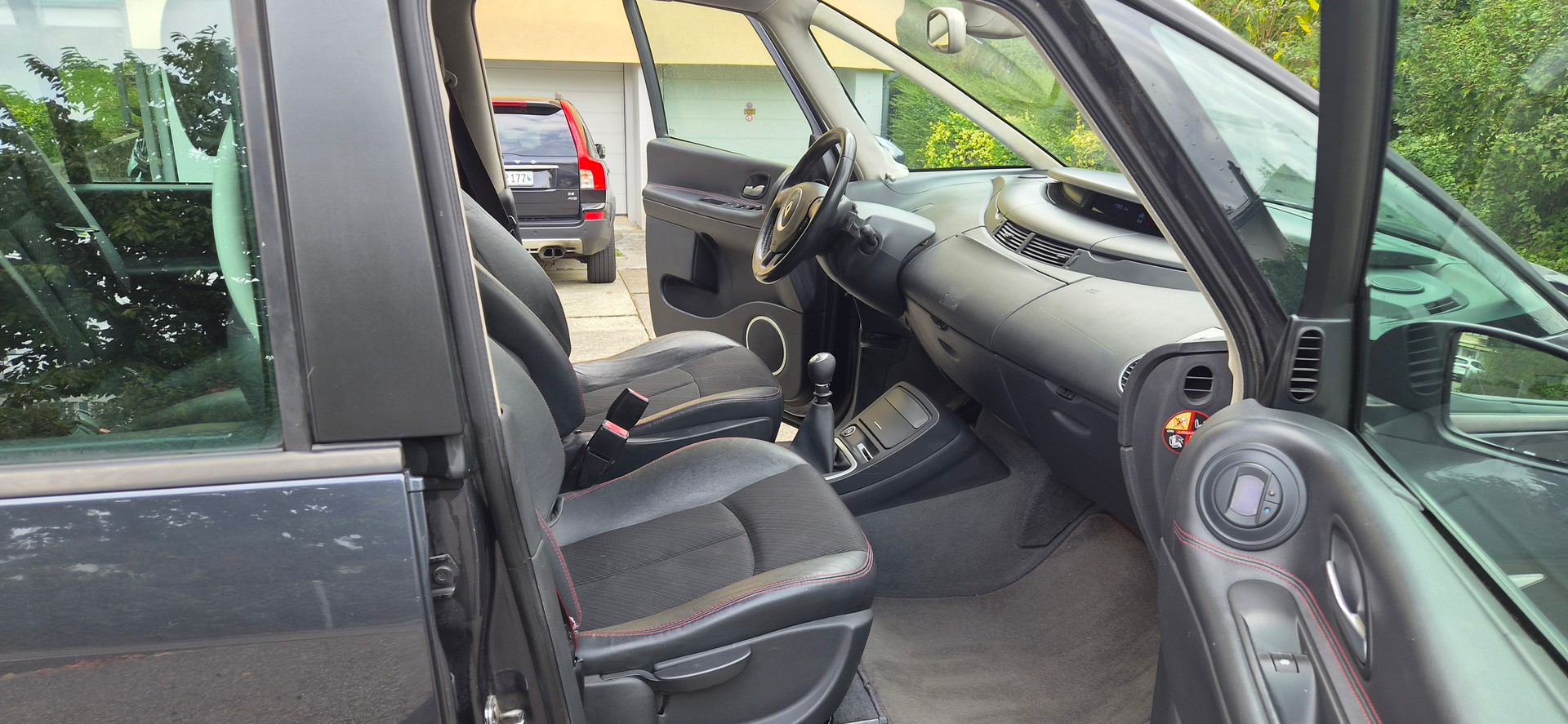 RENAULT 2.0 dCi 173 Swiss Edition-image-4