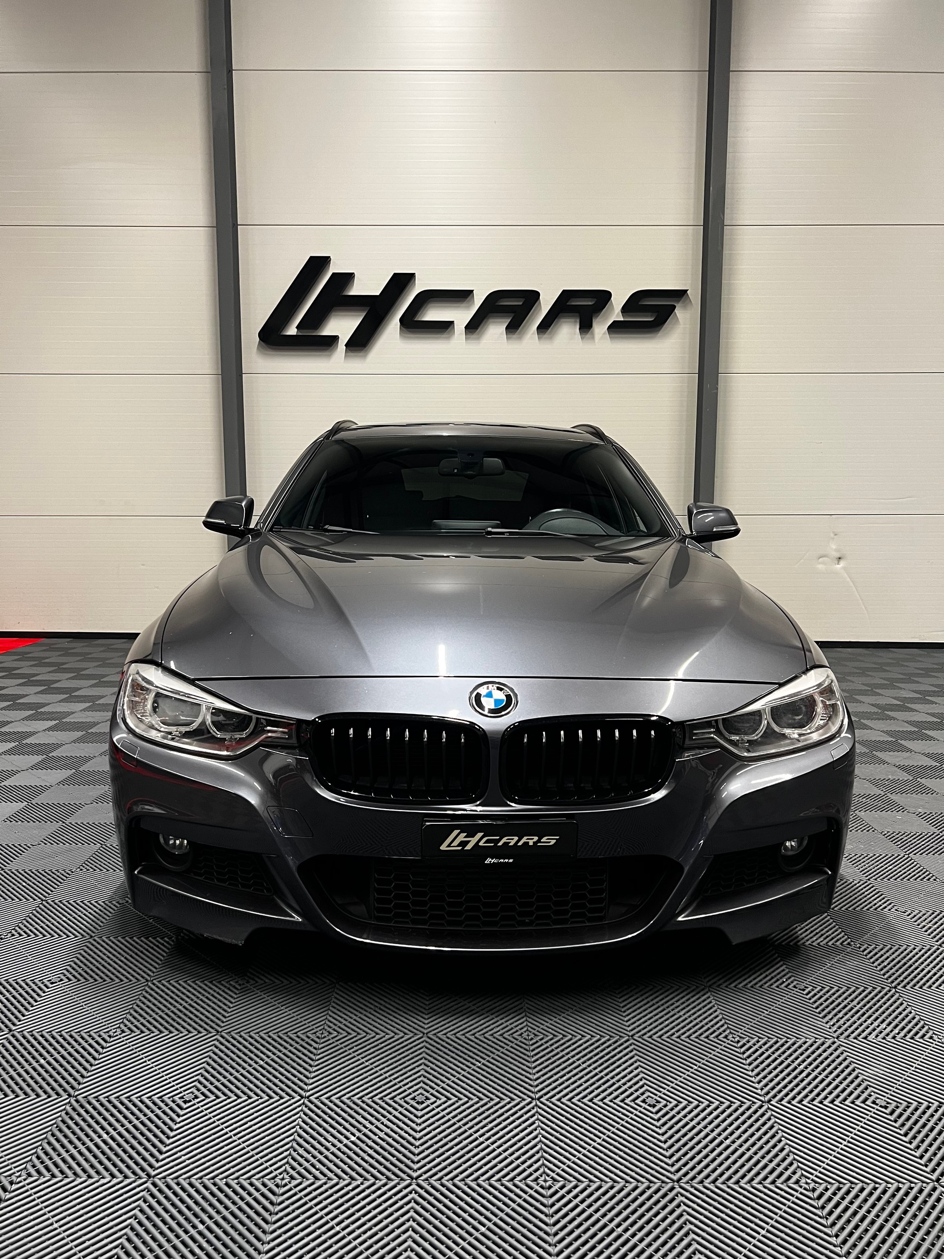 BMW 320d SAG Touring-image-6