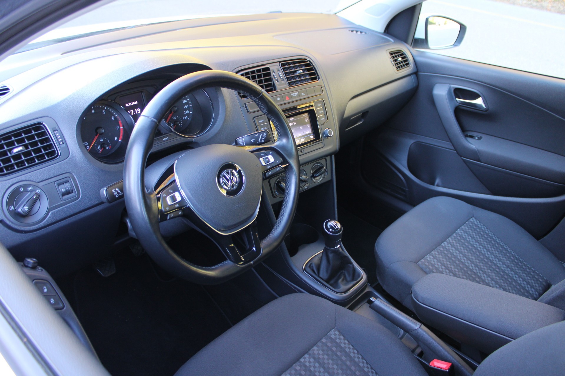 VW Polo 1.0 BMT Value-image-4