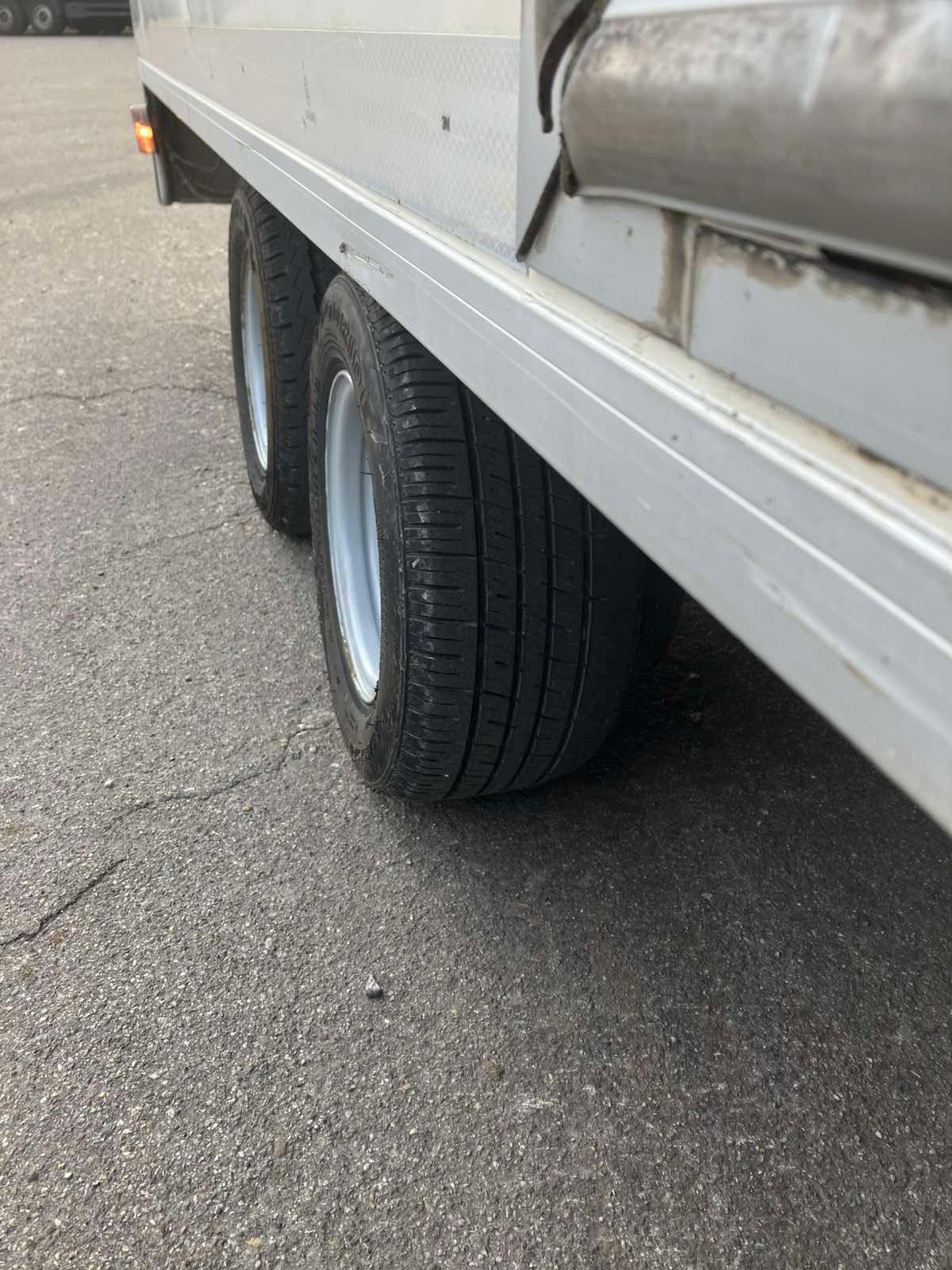 VW Kasten mit Hebebühne-image-3