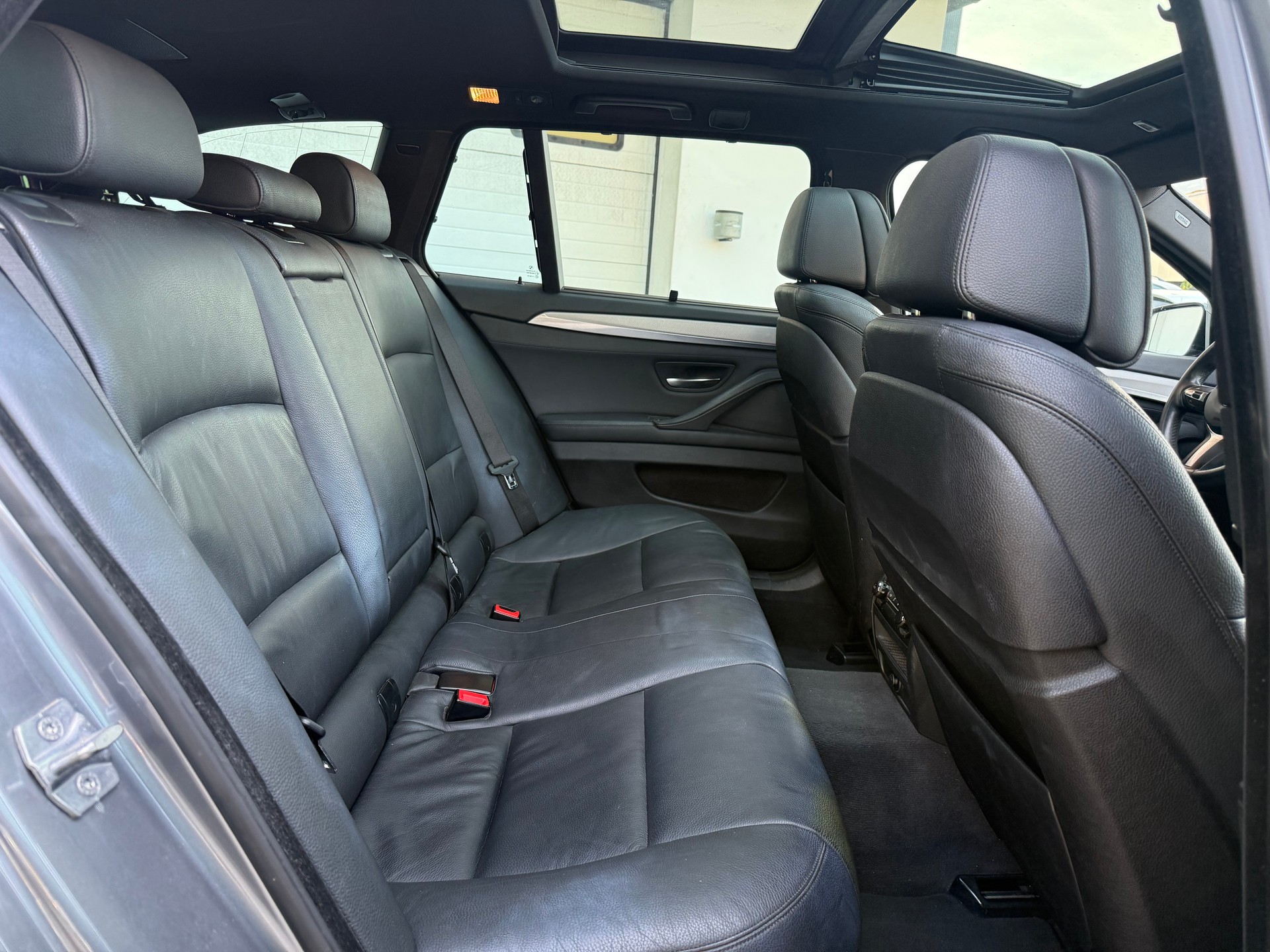 BMW 535d Touring xDrive Modern Line Steptronic-image-14