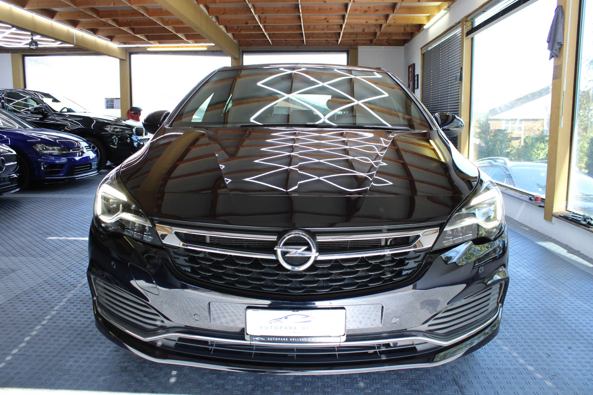 OPEL Astra 1.6i Turbo Black Edition Automatic-image-1