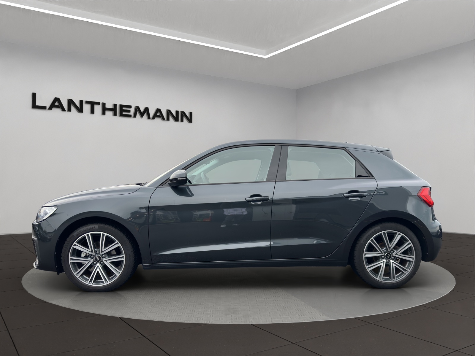 AUDI A1 Sportback 30 TFSI Attraction S-tronic-image-1