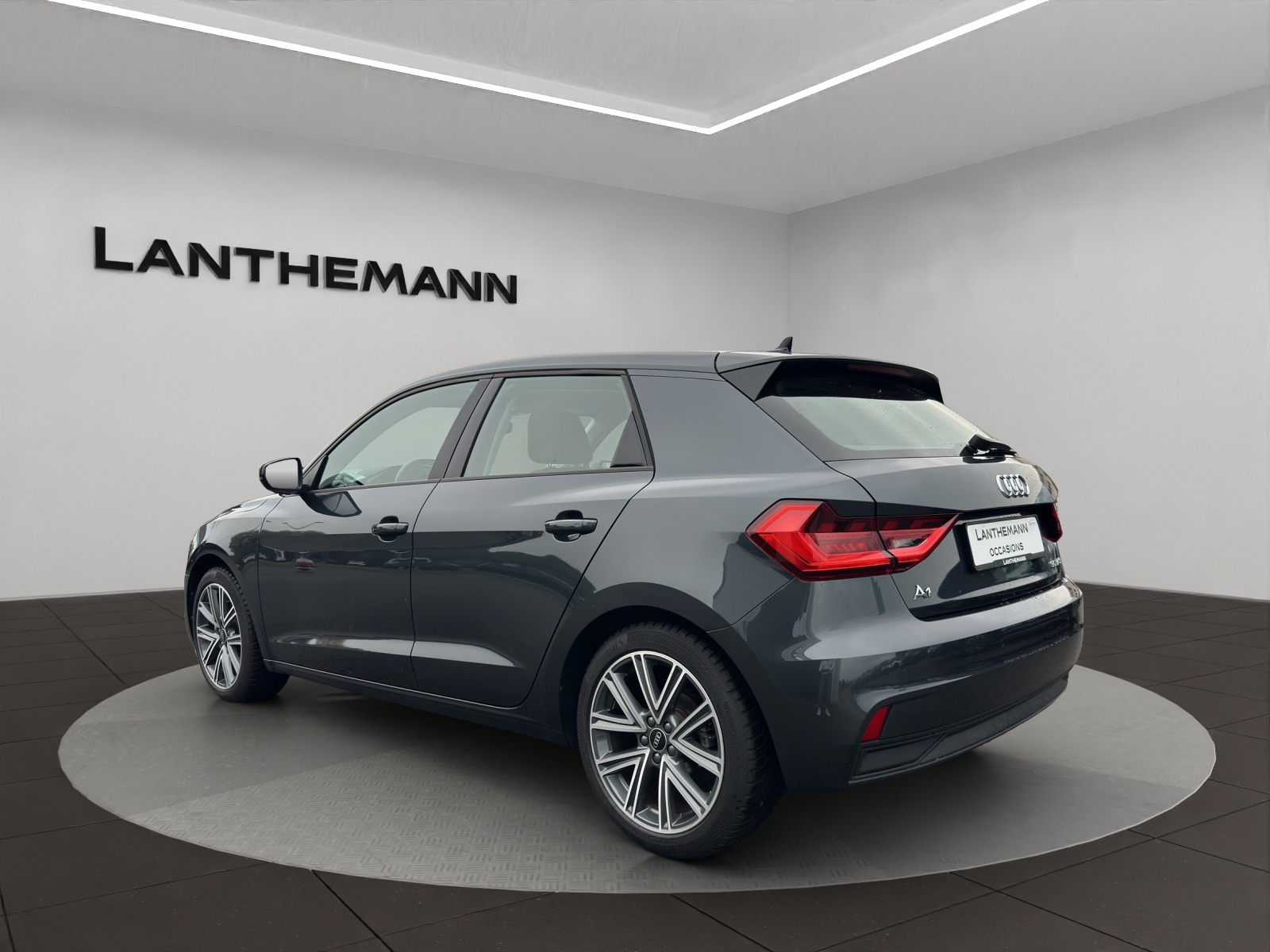AUDI A1 Sportback 30 TFSI Attraction S-tronic-image-2