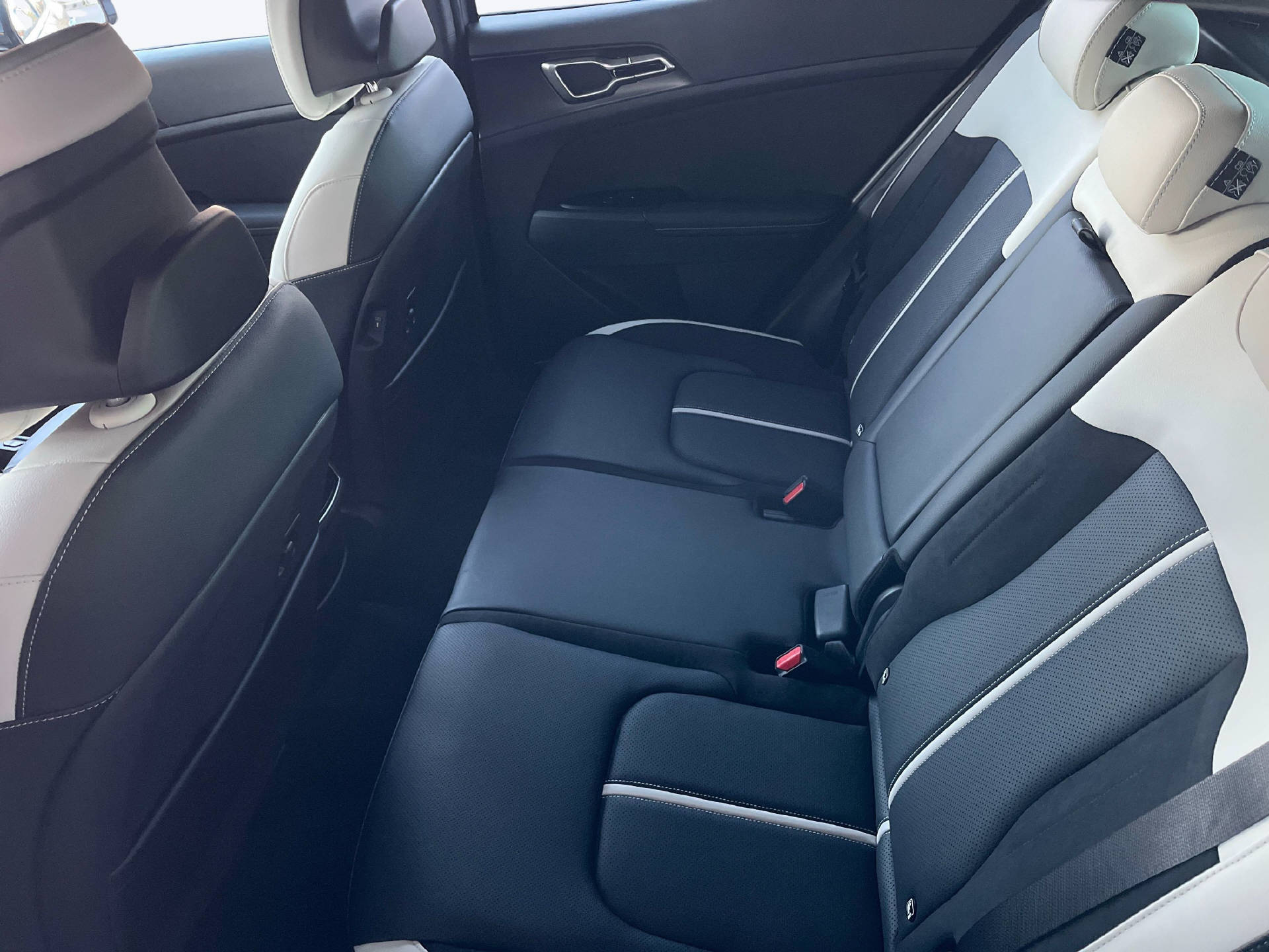 KIA Sportage 1.6 T-GDi Hybrid GT-Line-image-10