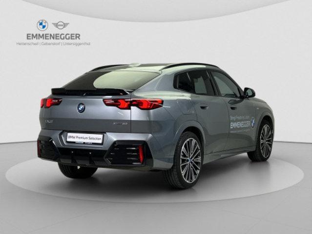 BMW iX2 U10 30 xDrive-image-4