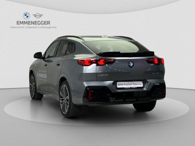 BMW iX2 U10 30 xDrive-image-2