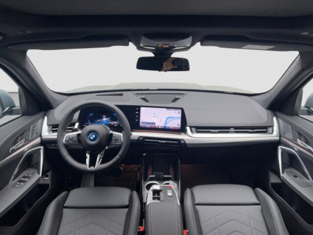 BMW iX1 U11 20 eDrive-image-10