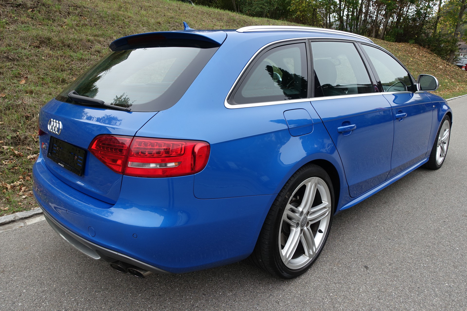 AUDI S4 Avant 3.0 TFSI quattro S-tronic-image-15