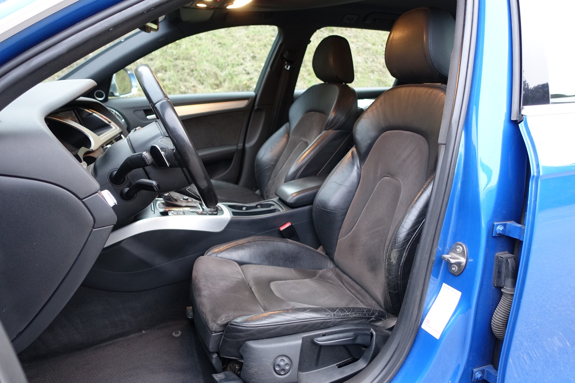 AUDI S4 Avant 3.0 TFSI quattro S-tronic-image-3