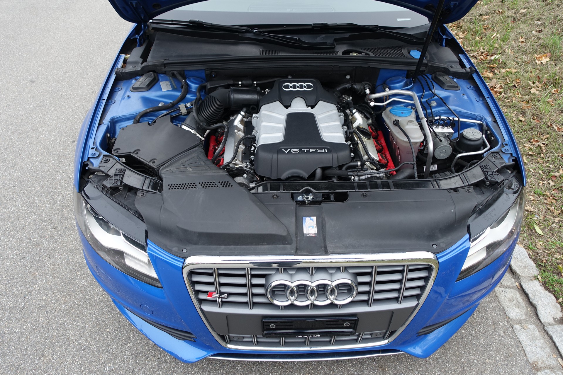 AUDI S4 Avant 3.0 TFSI quattro S-tronic-image-12