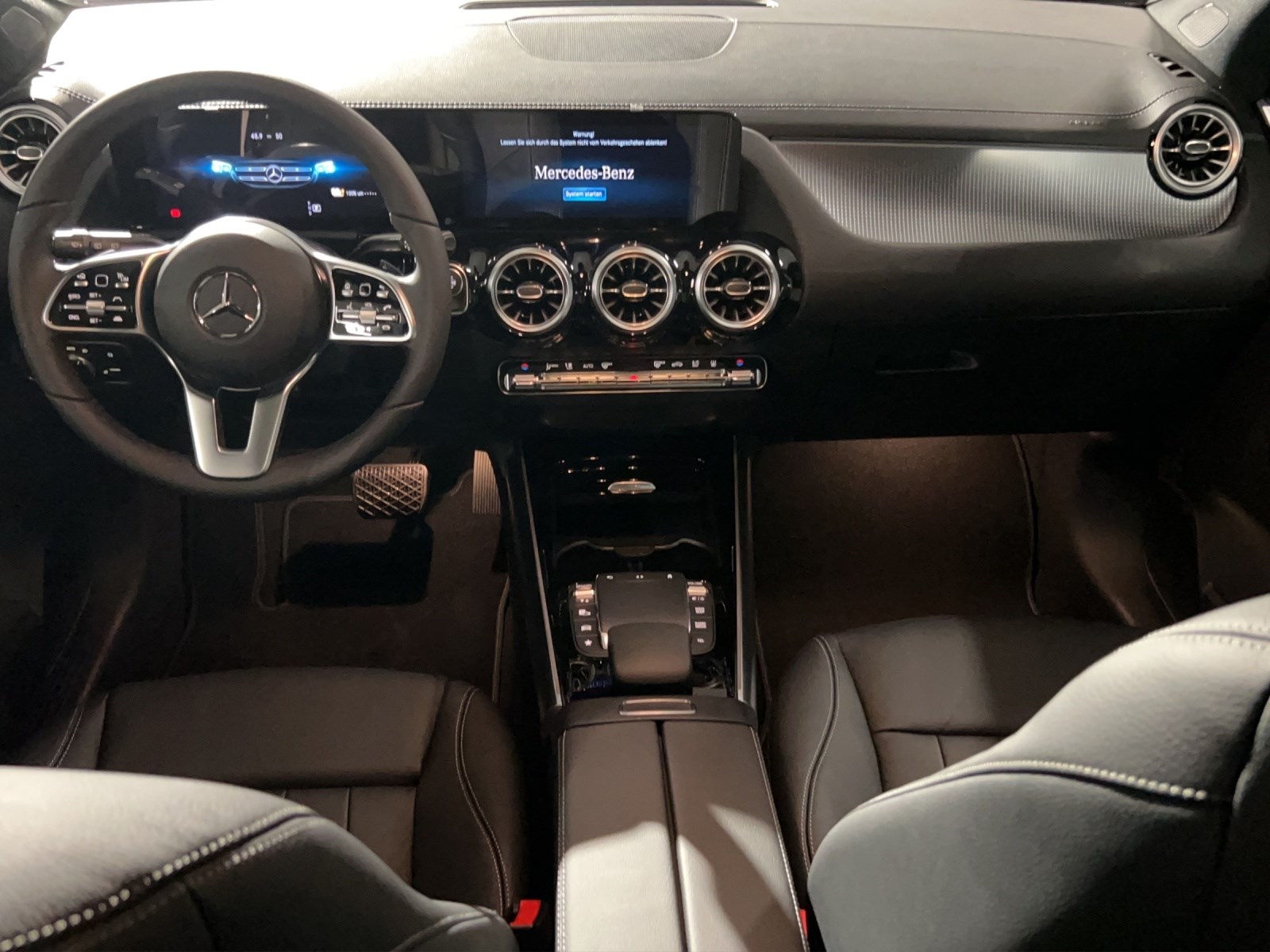 MERCEDES-BENZ GLA 250e Progressive 8G-DCT-image-8