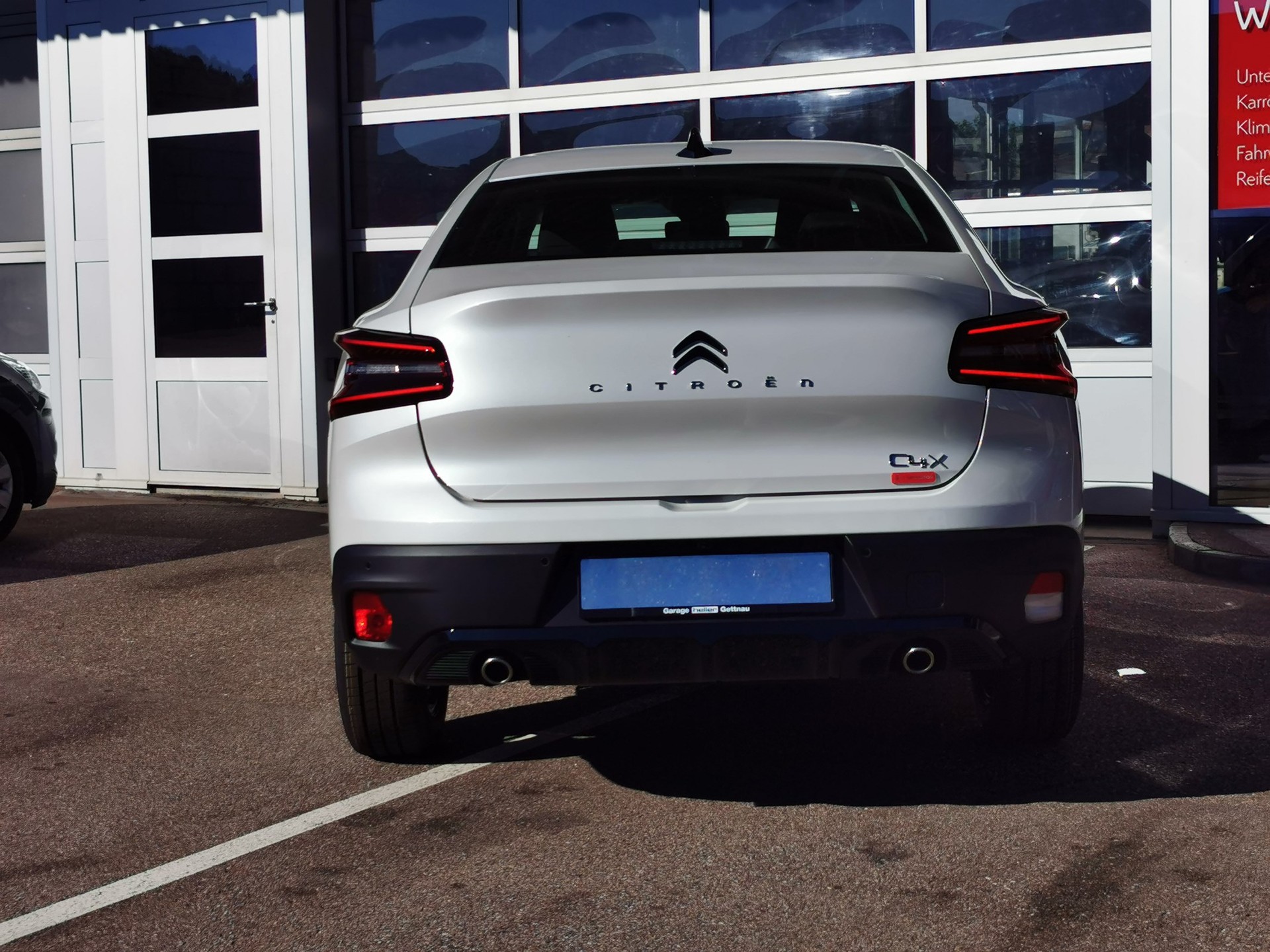 CITROEN C4 X 1.2 Pure Tech Swiss Edition EAT8-image-4