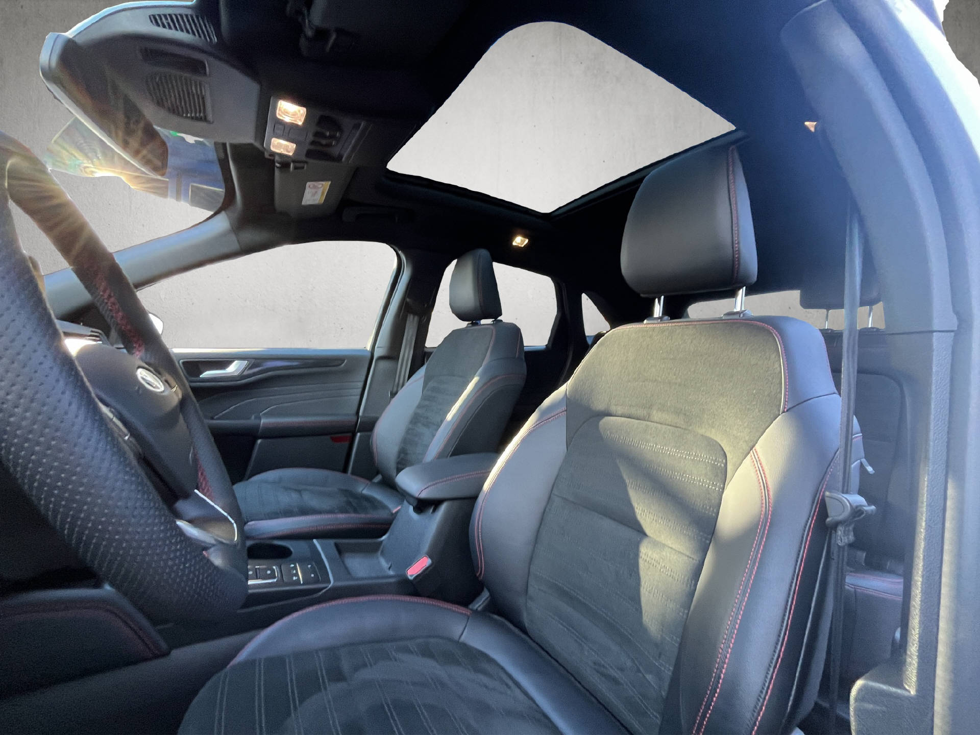 FORD Kuga 2.5 Plug-in Hybrid ST-Line X-image-12