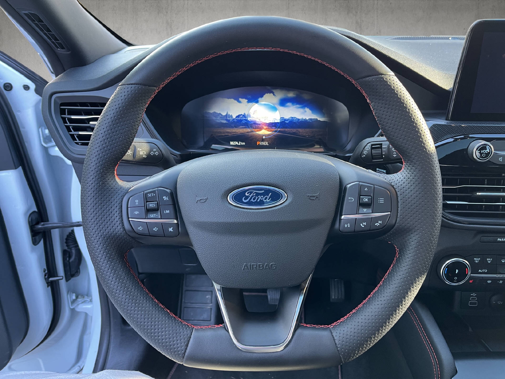 FORD Kuga 2.5 Plug-in Hybrid ST-Line X-image-9