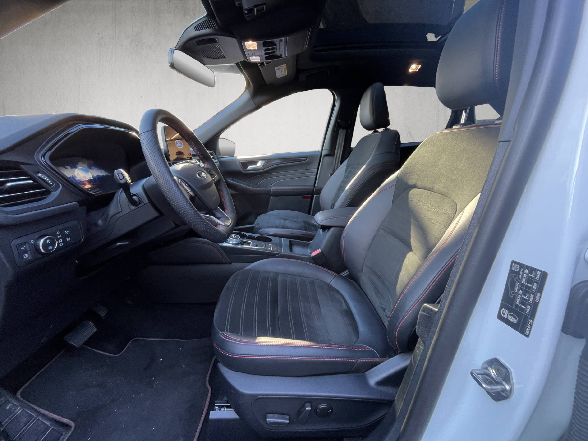 FORD Kuga 2.5 Plug-in Hybrid ST-Line X-image-8
