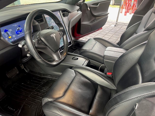 TESLA Model S 75 D-image-4