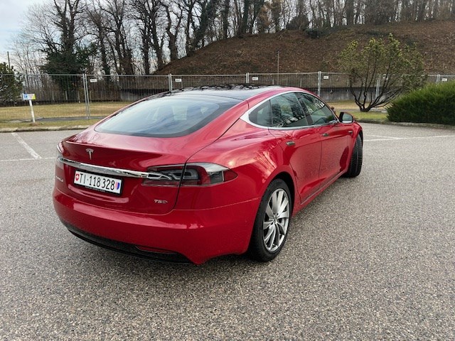 TESLA Model S 75 D-image-2
