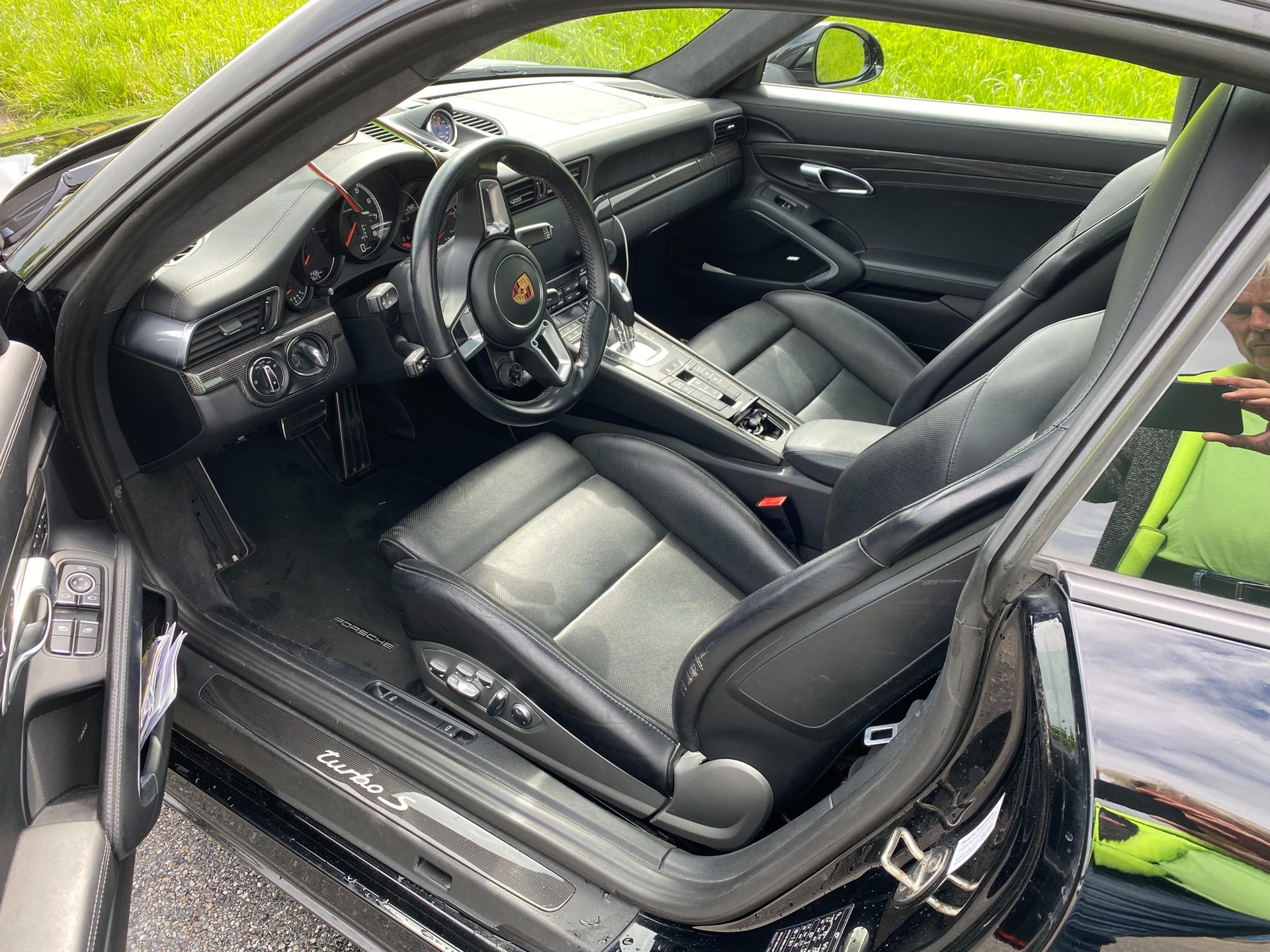 PORSCHE 911 Turbo S PDK-image-2