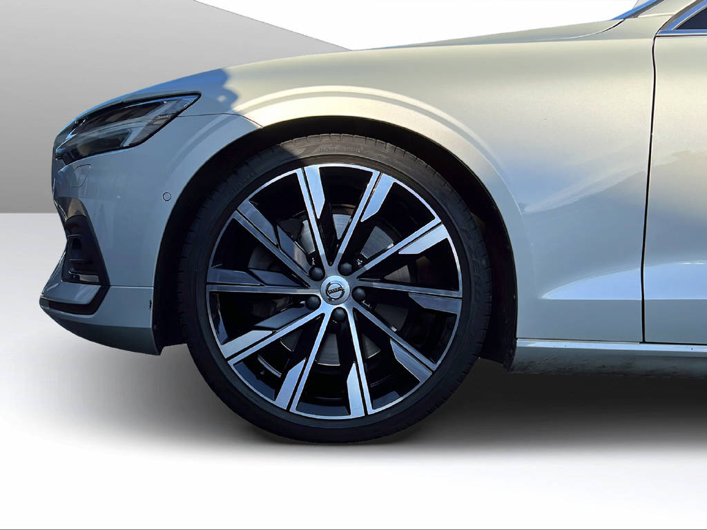 VOLVO V60 2.0 T6 Inscription AWD-image-6