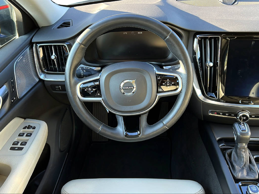 VOLVO V60 2.0 T6 Inscription AWD-image-14