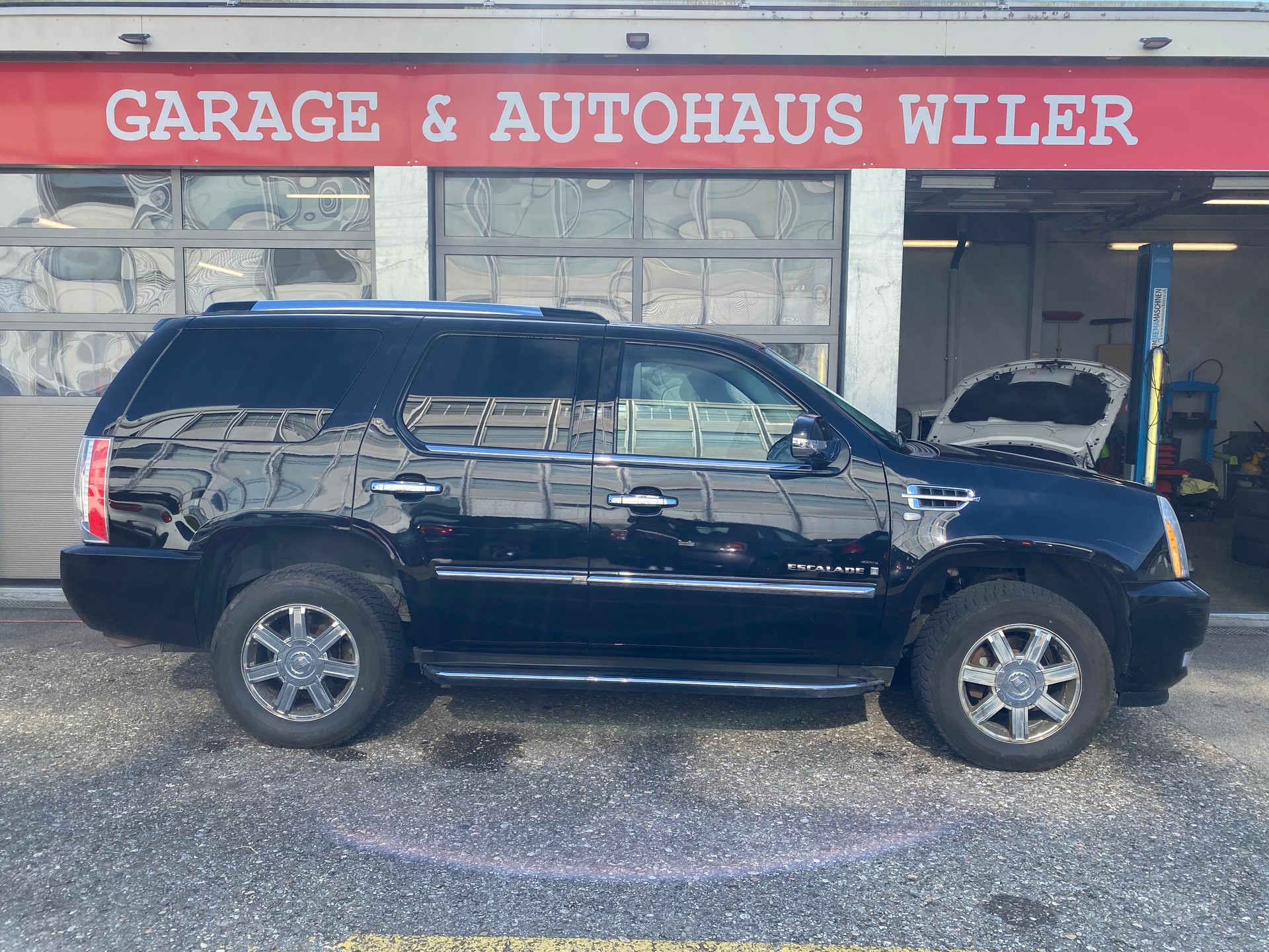 CADILLAC Escalade 6.2 Elegance-image-3