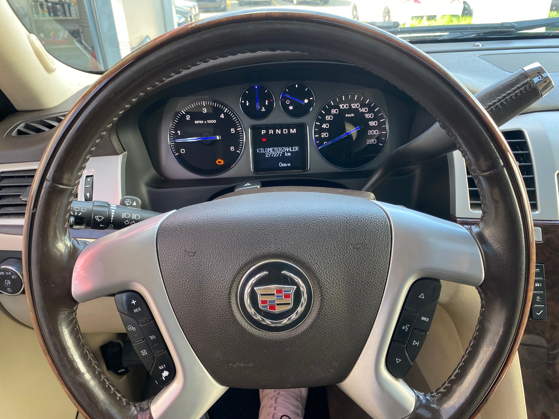 CADILLAC Escalade 6.2 Elegance-image-14