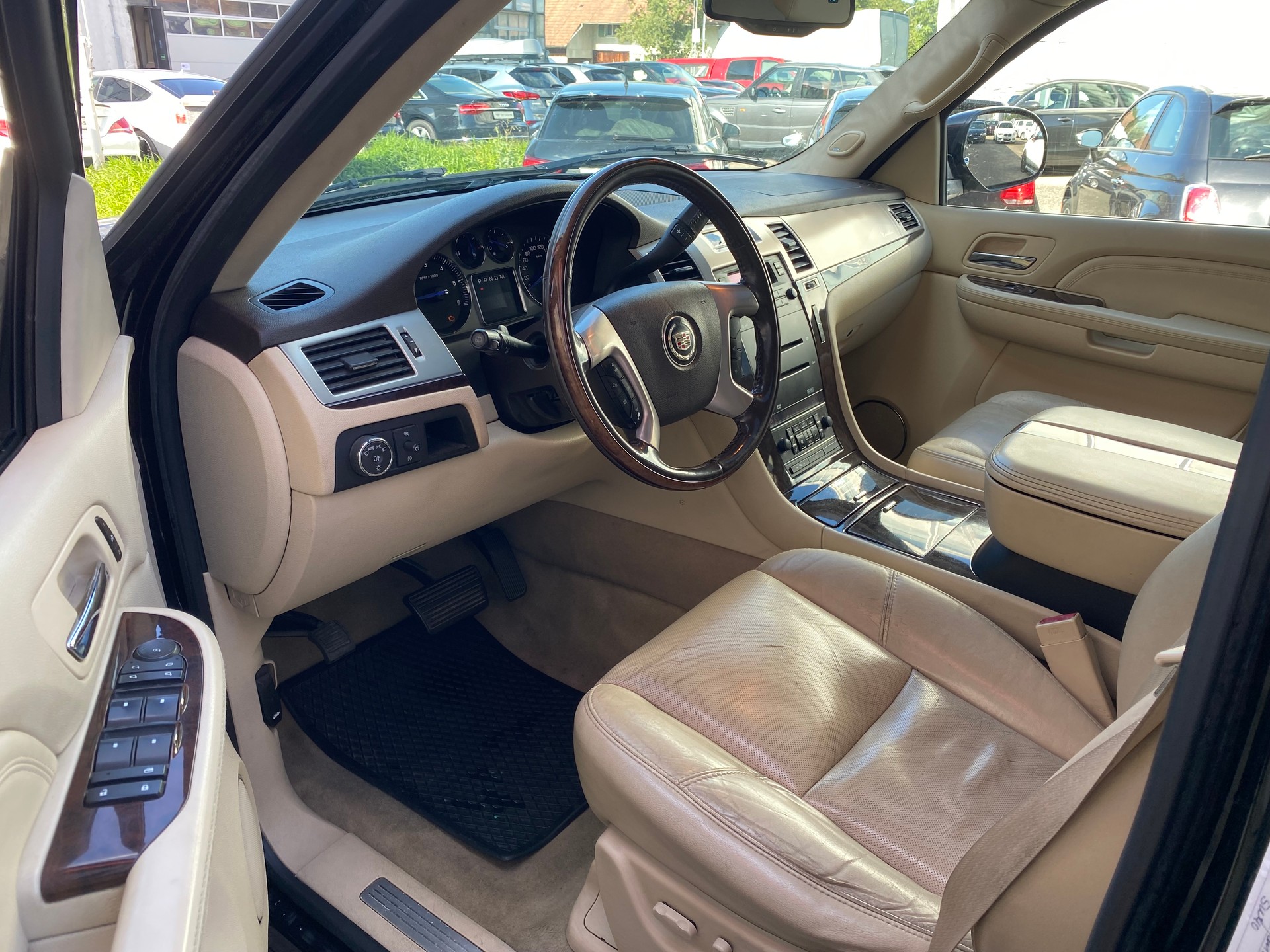 CADILLAC Escalade 6.2 Elegance-image-10