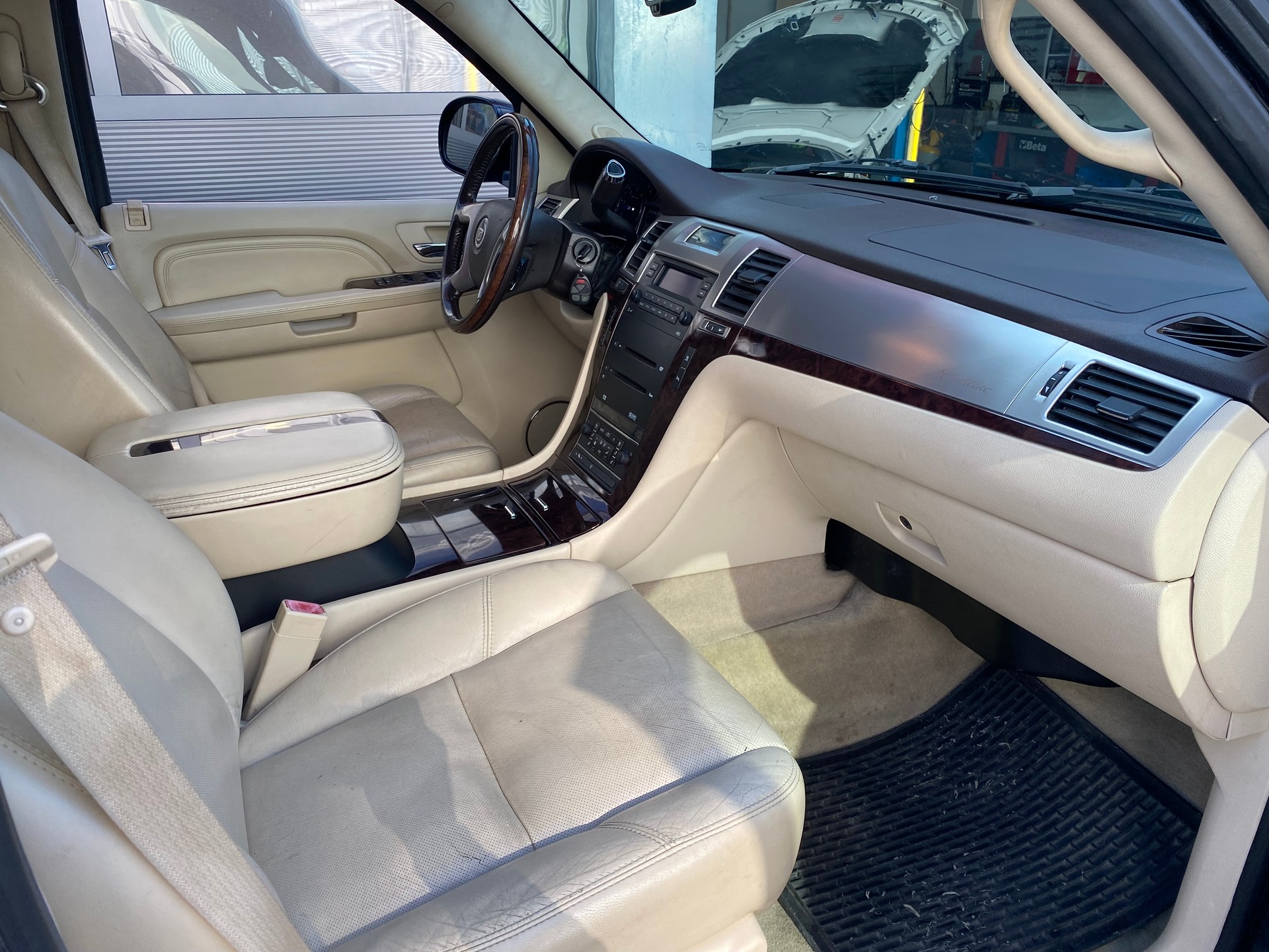 CADILLAC Escalade 6.2 Elegance-image-11