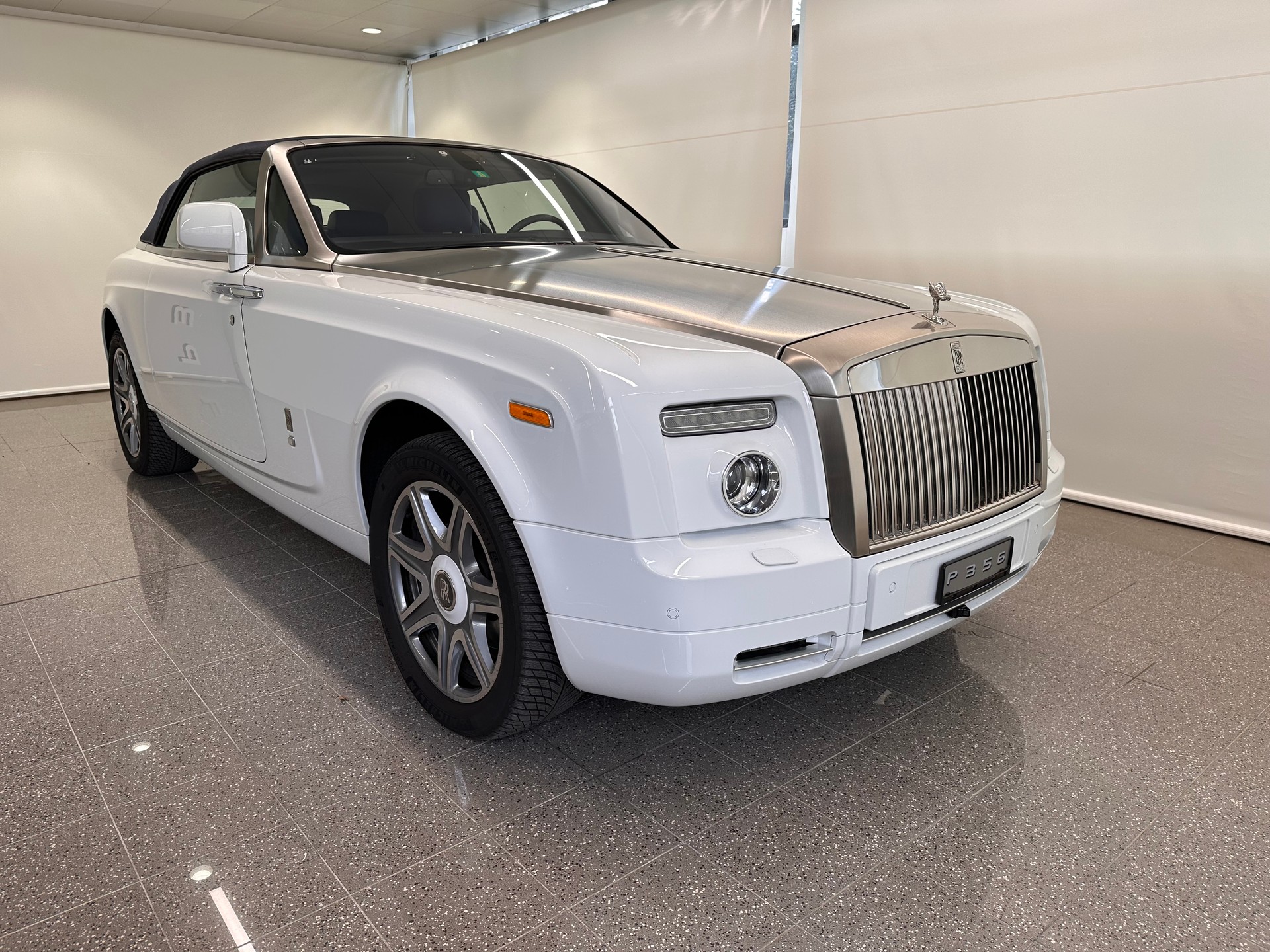 ROLLS-ROYCE Phantom 6.7 V12 Drophead-image-1