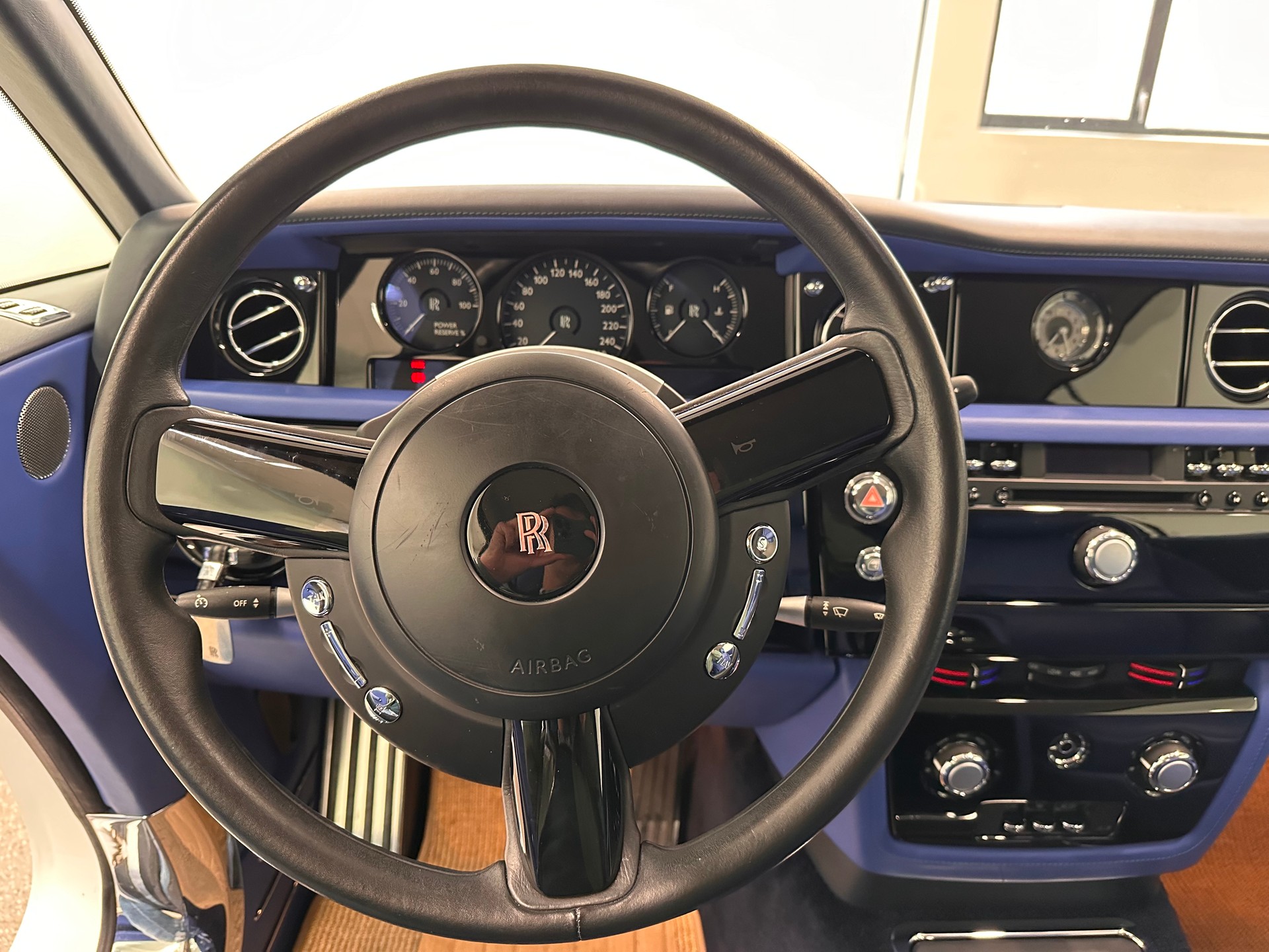 ROLLS-ROYCE Phantom 6.7 V12 Drophead-image-10