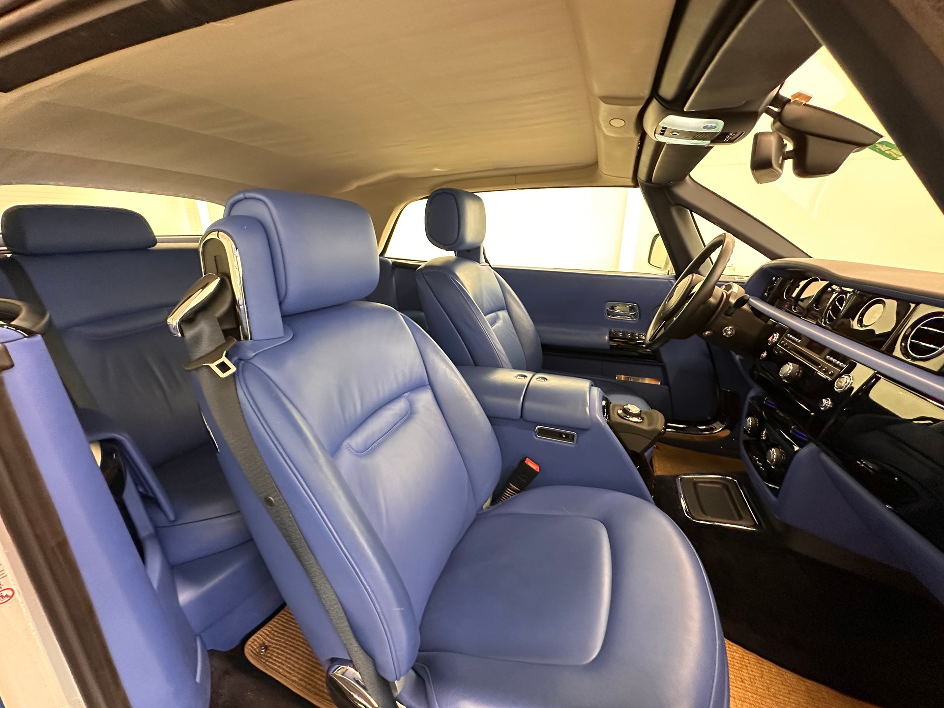 ROLLS-ROYCE Phantom 6.7 V12 Drophead-image-13