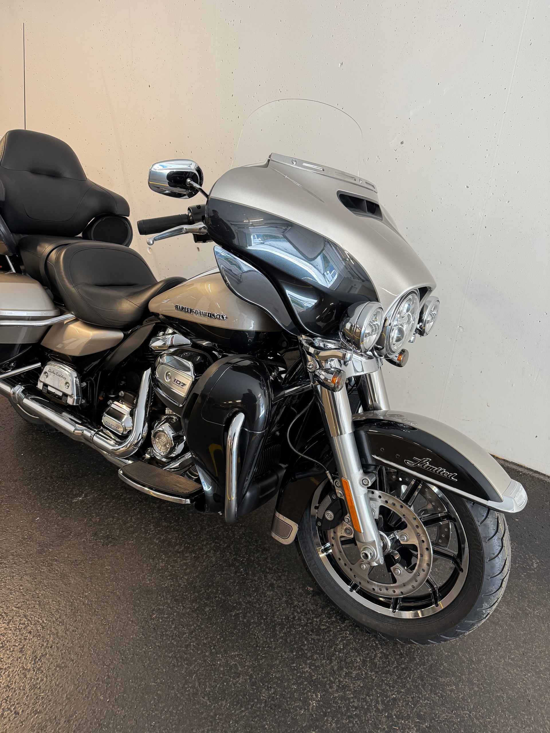 HARLEY-DAVIDSON FLHTK Electra Glide Ultra Limited 107 ABS-showroom-element-1