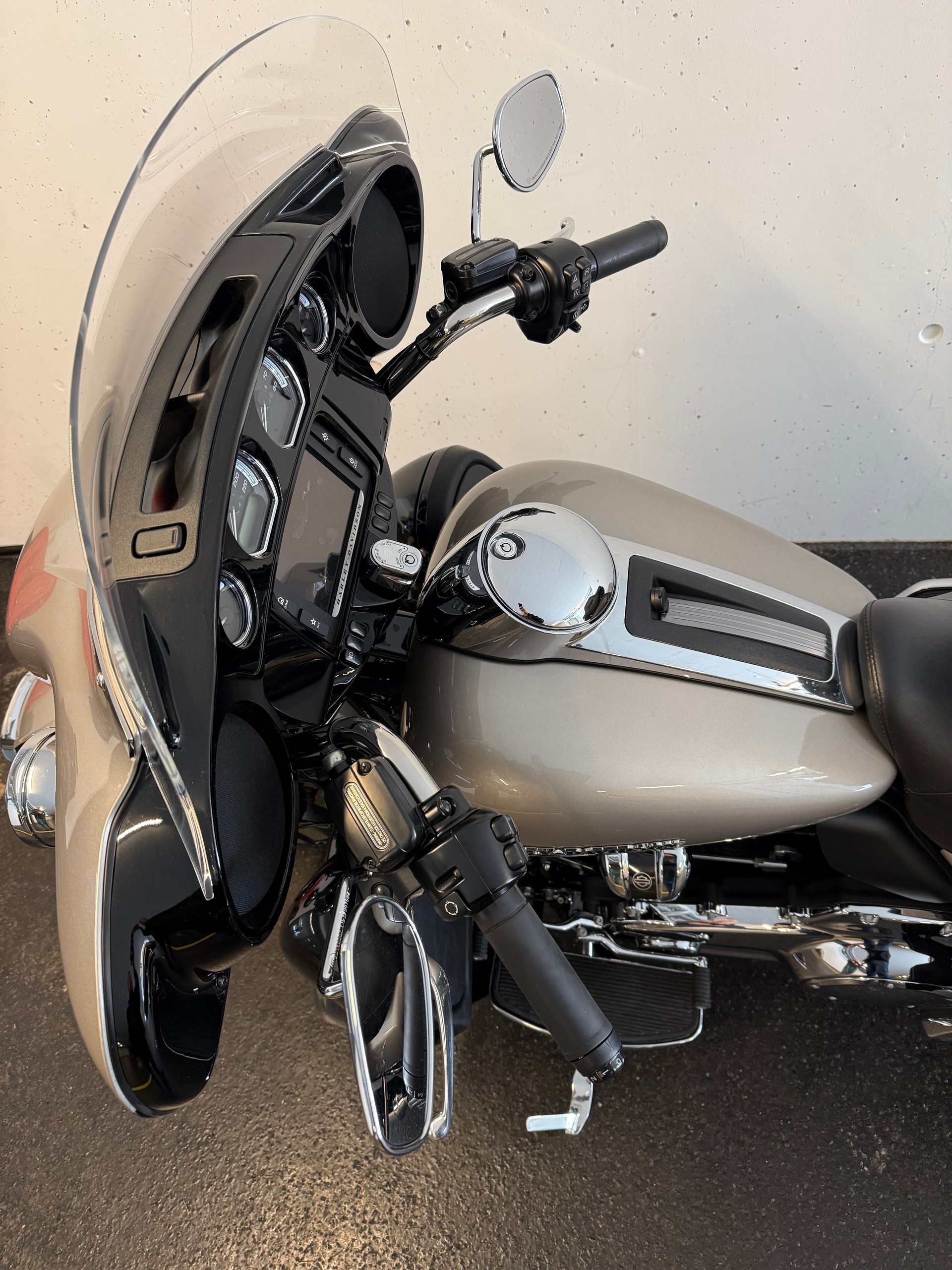 HARLEY-DAVIDSON FLHTK Electra Glide Ultra Limited 107 ABS-image-11