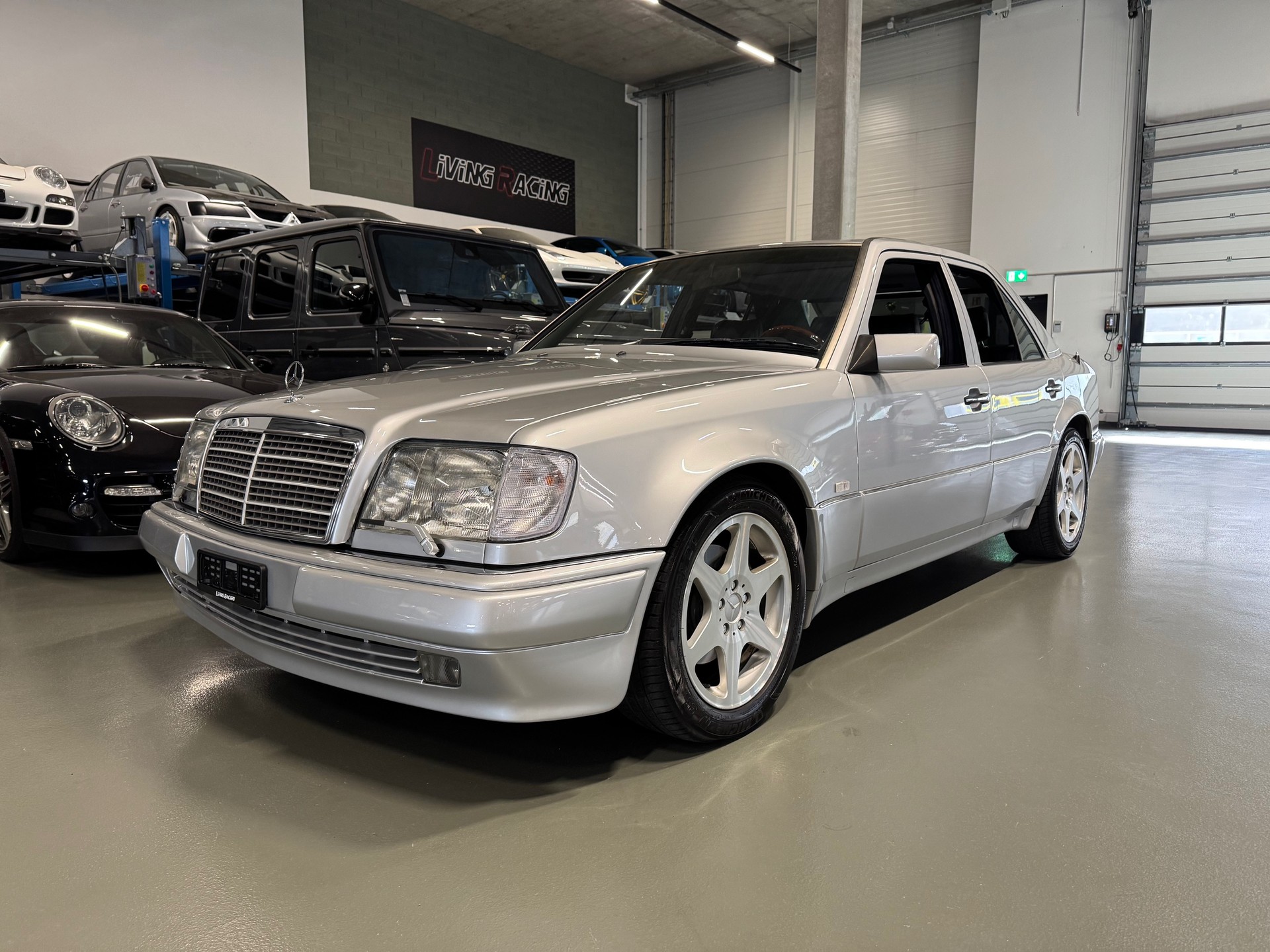 MERCEDES-BENZ 500 E *vétéran*-image-1