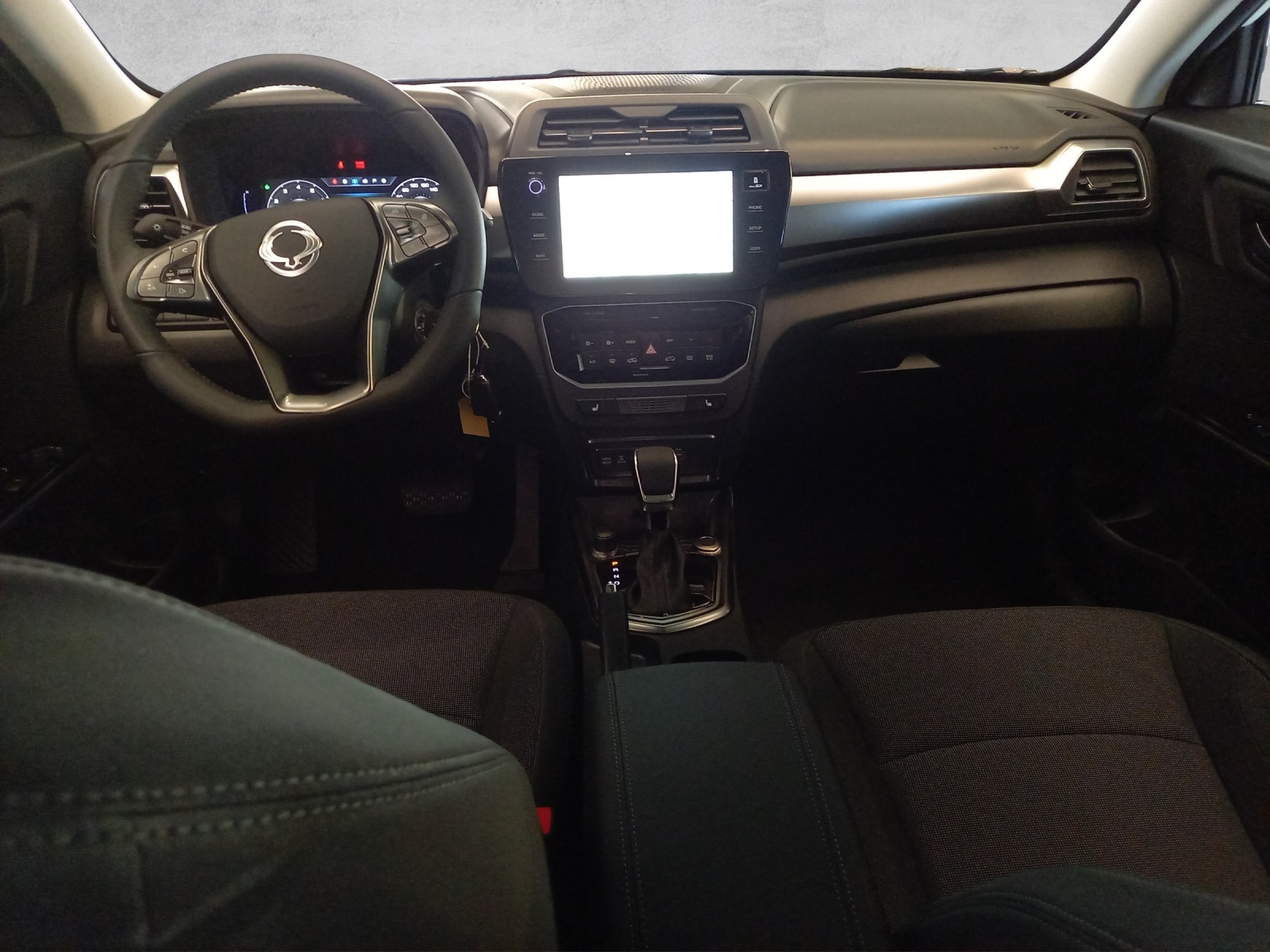 KGM-SsangYong Tivoli 1.5 T-Gdi Bronze 4WD-image-9