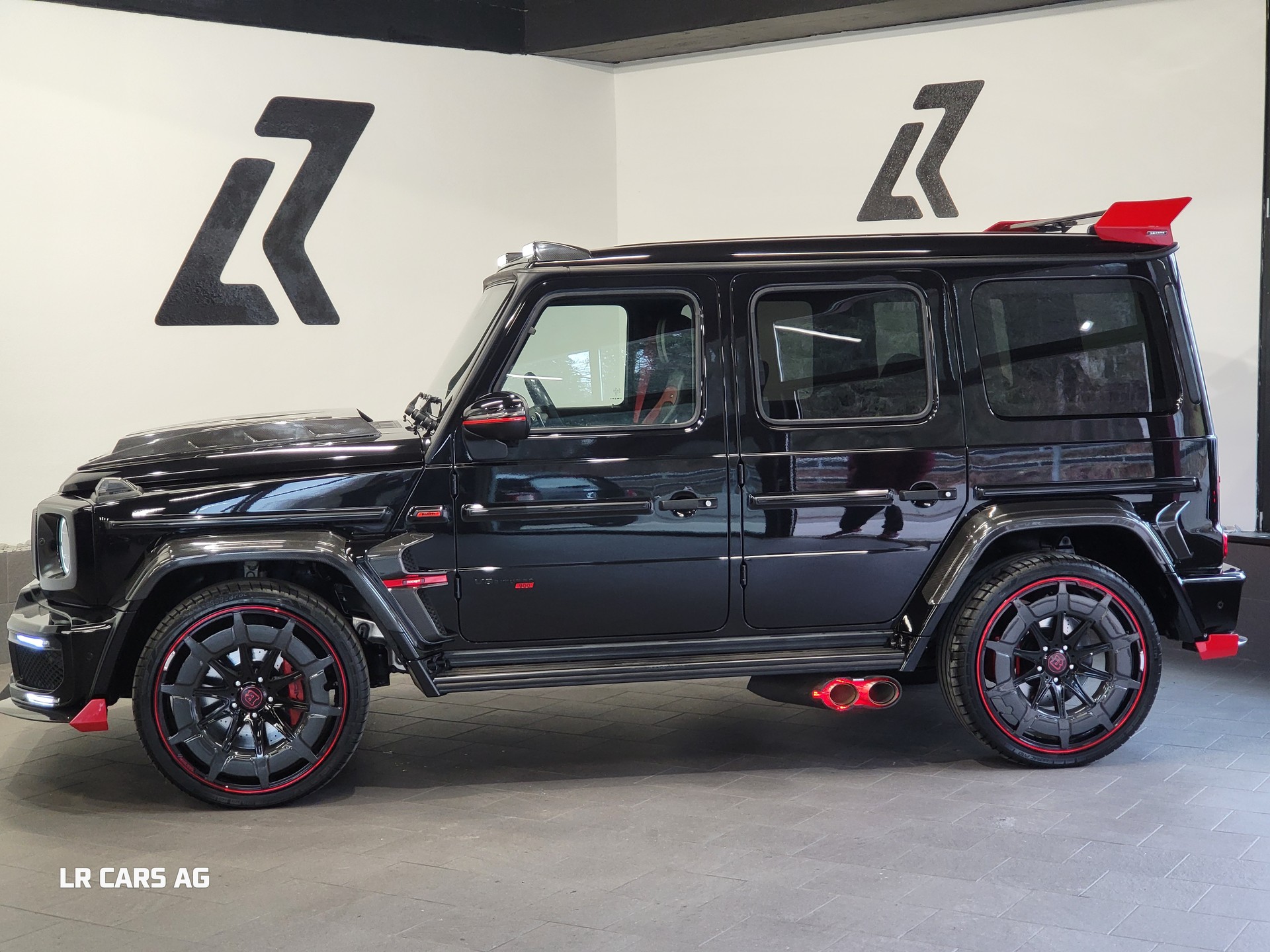 MERCEDES-BENZ BRABUS G900 ROCKET EDITION-image-2