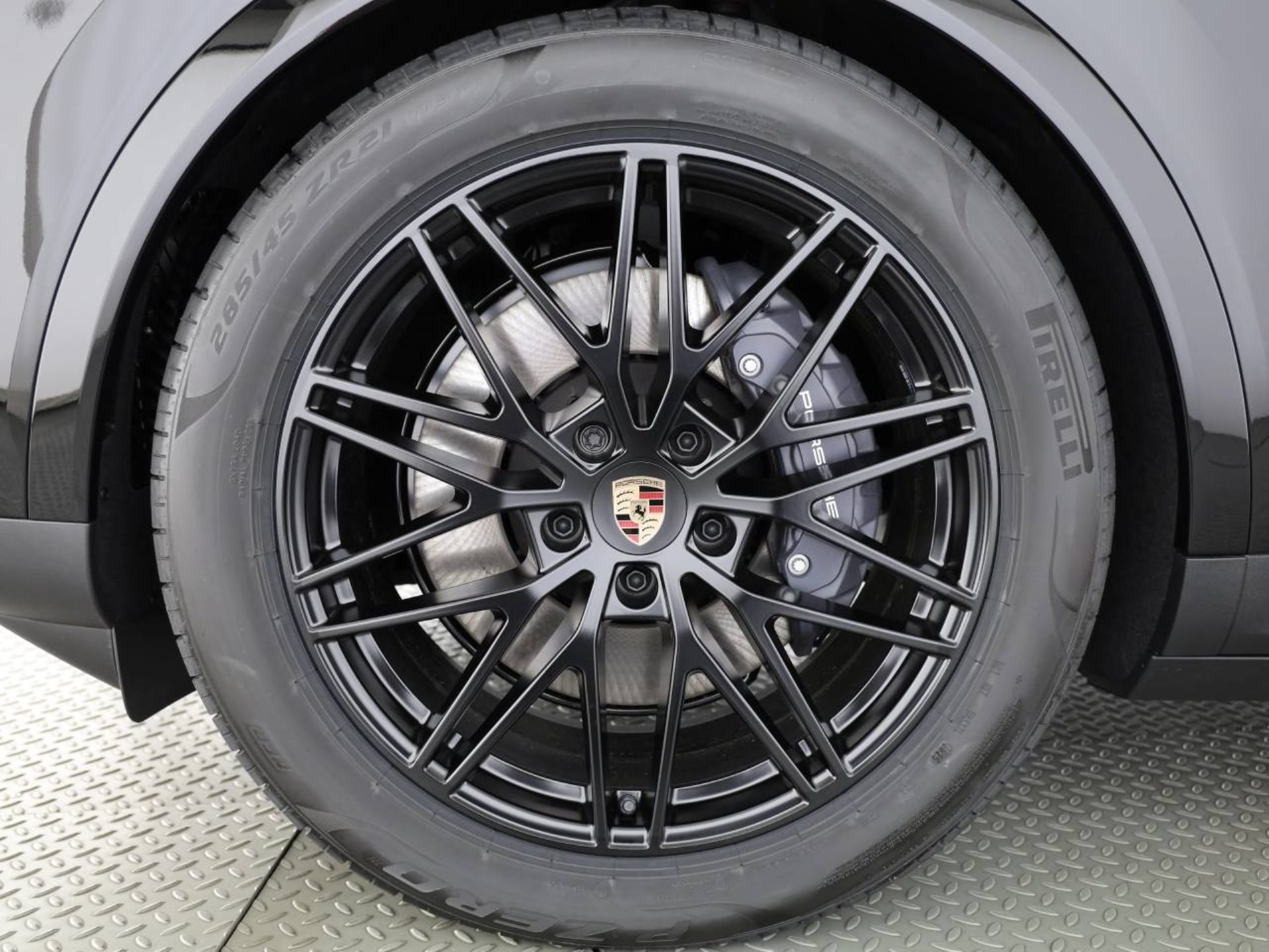 PORSCHE Cayenne E-Hybrid-image-7