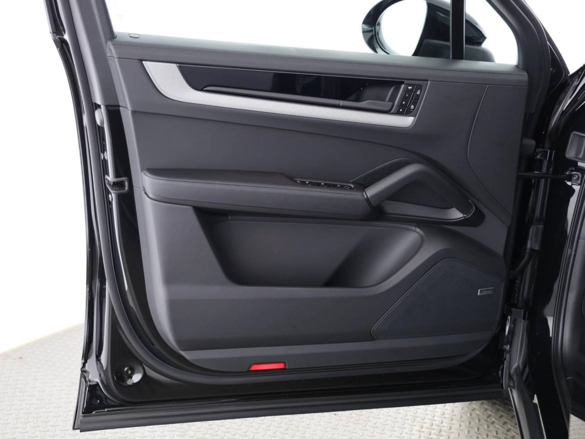 PORSCHE Cayenne E-Hybrid-image-9