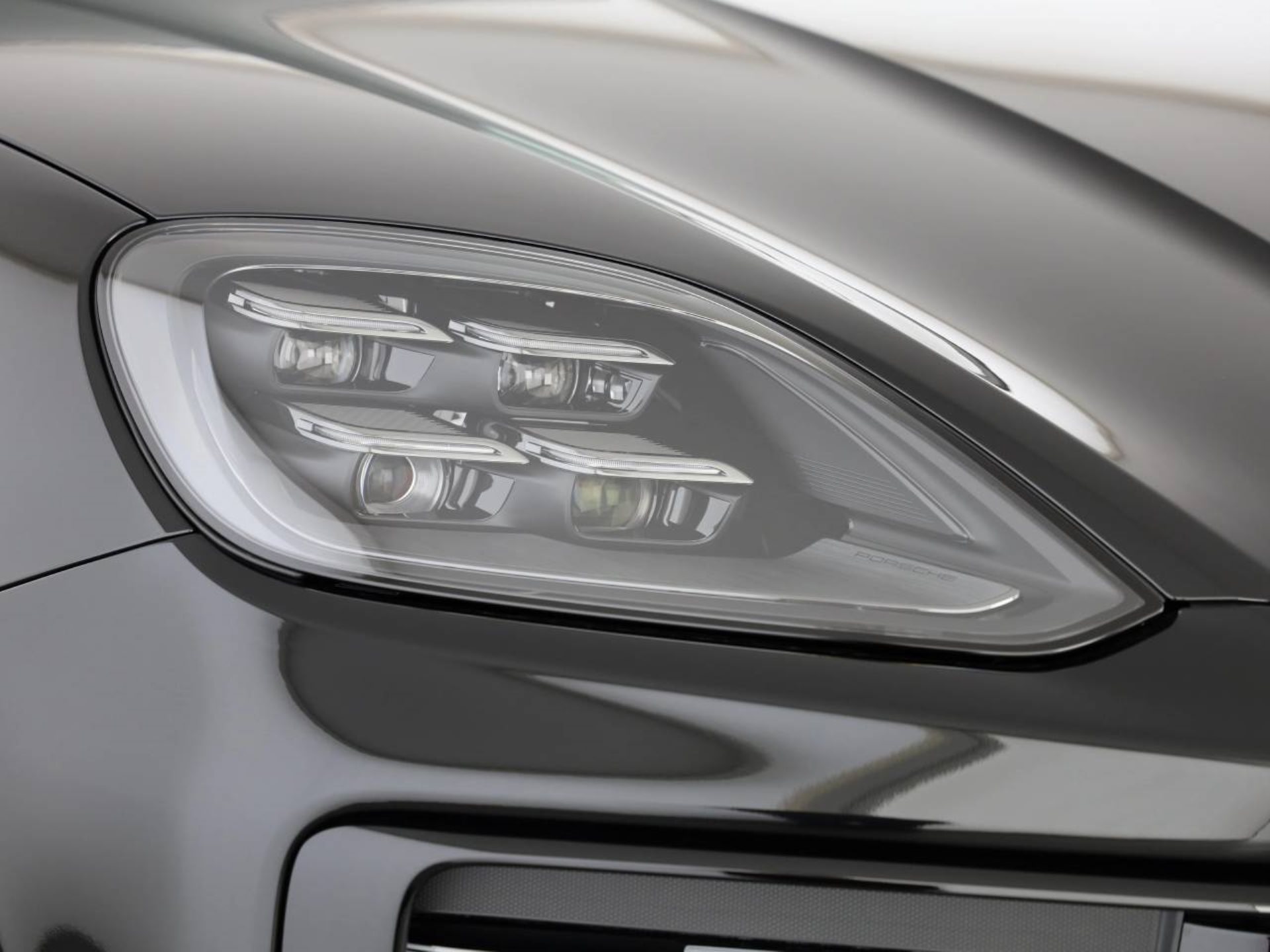 PORSCHE Cayenne E-Hybrid-image-18