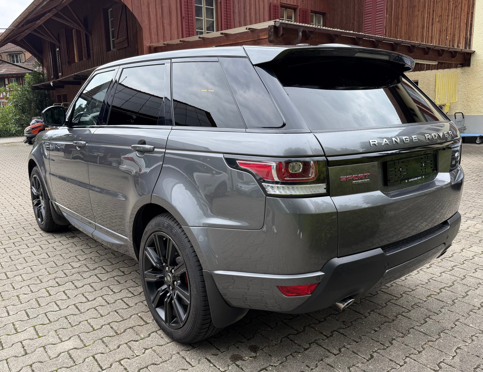LAND ROVER Range Rover Sport 3.0 SDV6 HSE Automatic-image-4