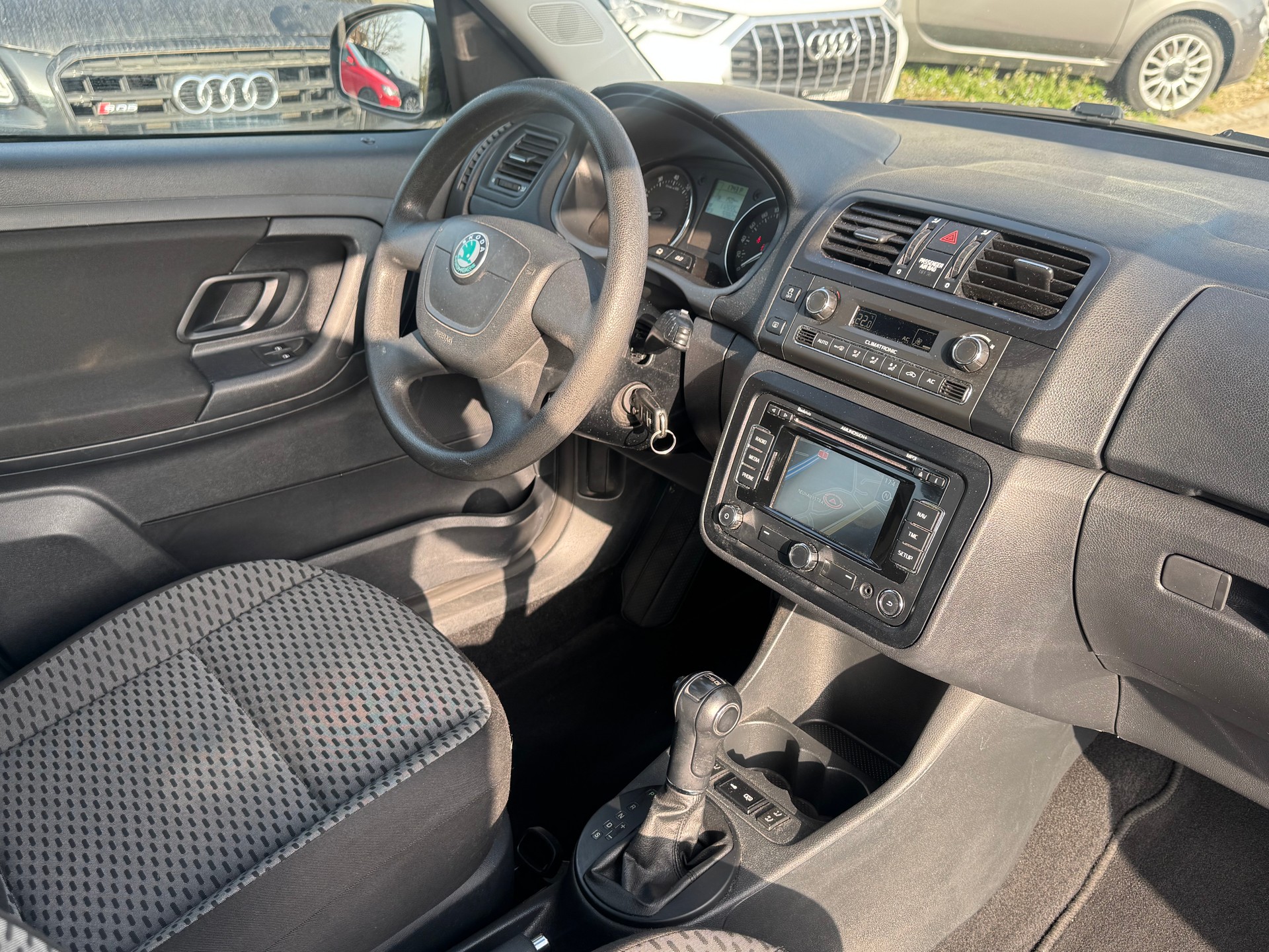 SKODA Roomster 1.2 TSI Elegance DSG-image-6
