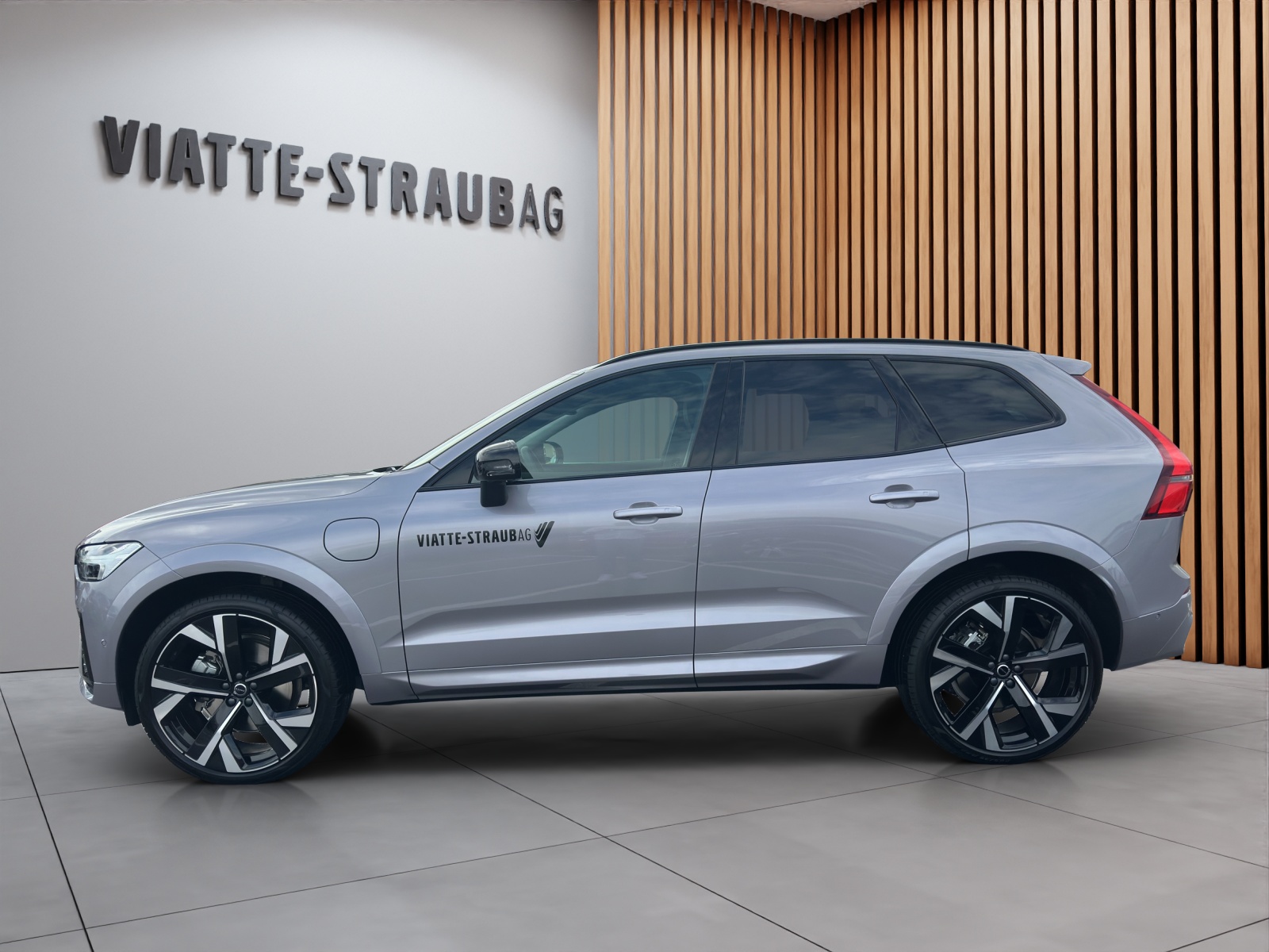 VOLVO XC60 2.0 T6 TE Ultra Dark eAWD-showroom-element-1