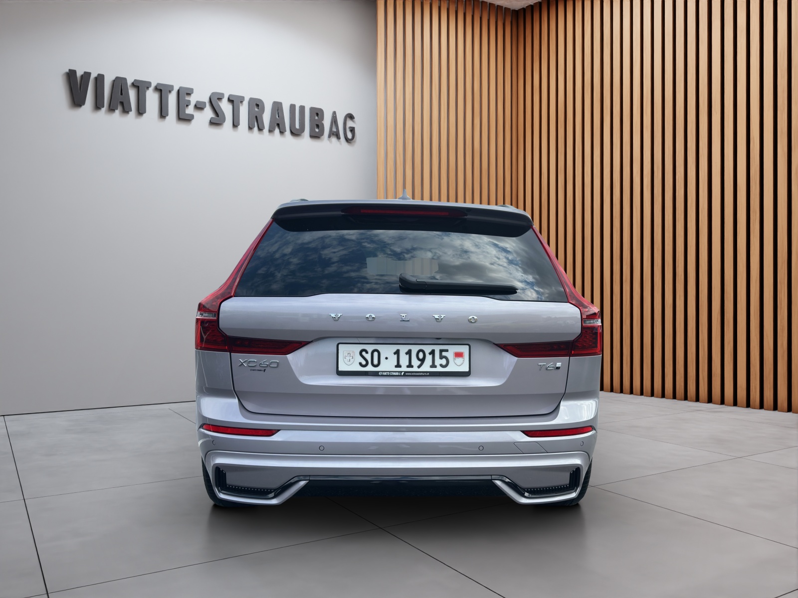 VOLVO XC60 2.0 T6 TE Ultra Dark eAWD-showroom-element-3