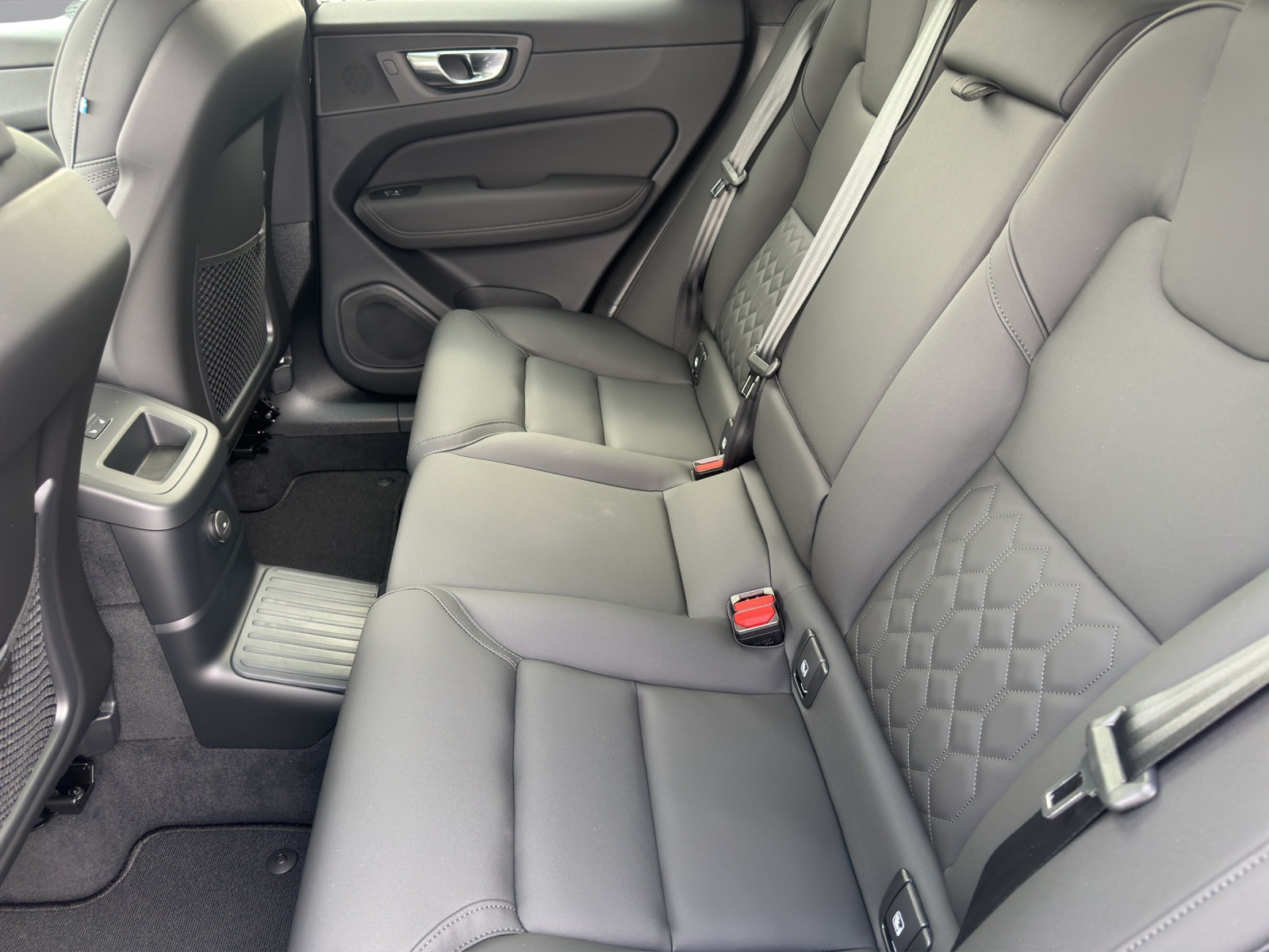 VOLVO XC60 2.0 T6 TE Ultra Dark eAWD-image-8