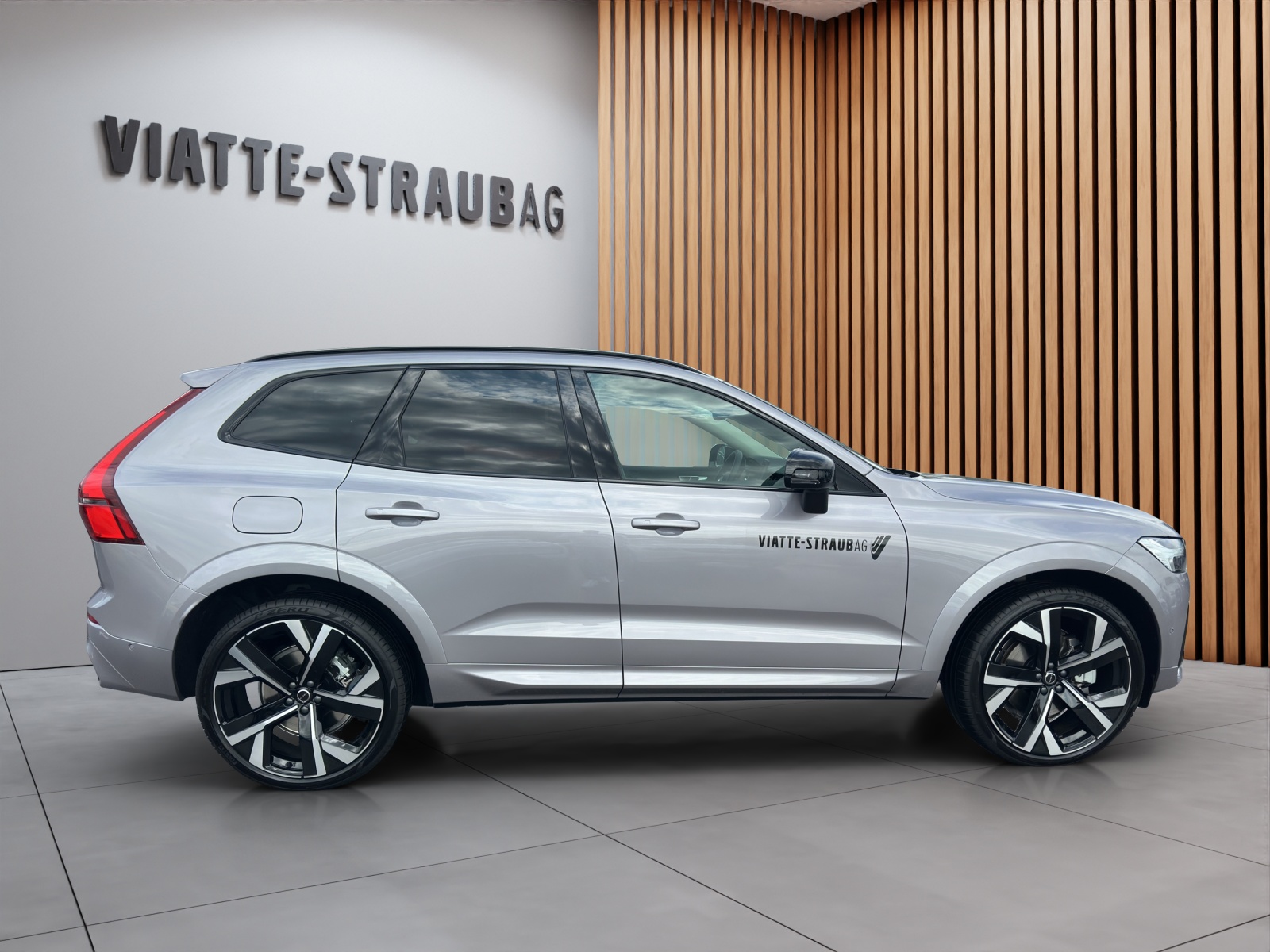 VOLVO XC60 2.0 T6 TE Ultra Dark eAWD-image-5