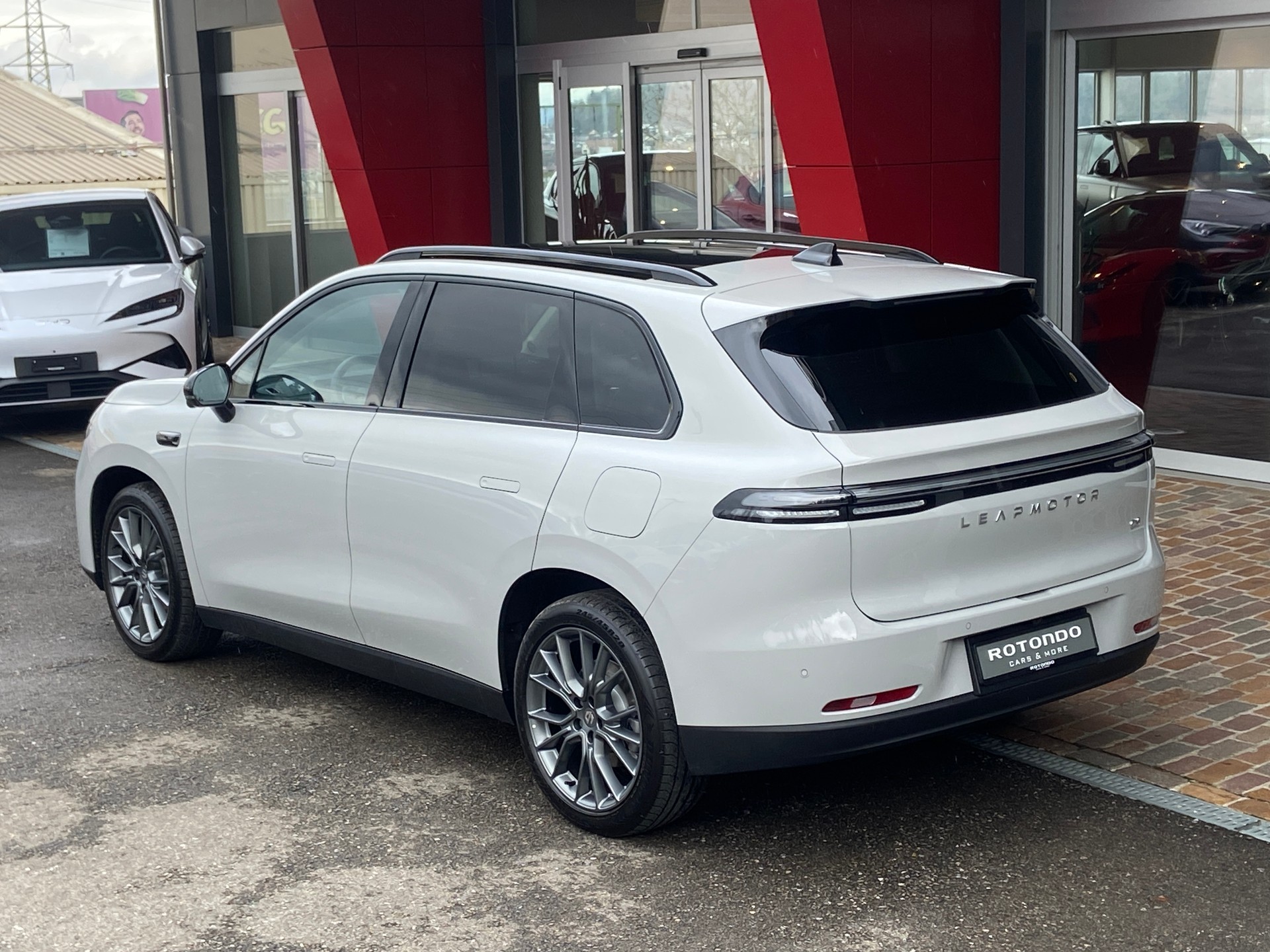 LEAPMOTOR C10 REEV Hybrid Design-image-22