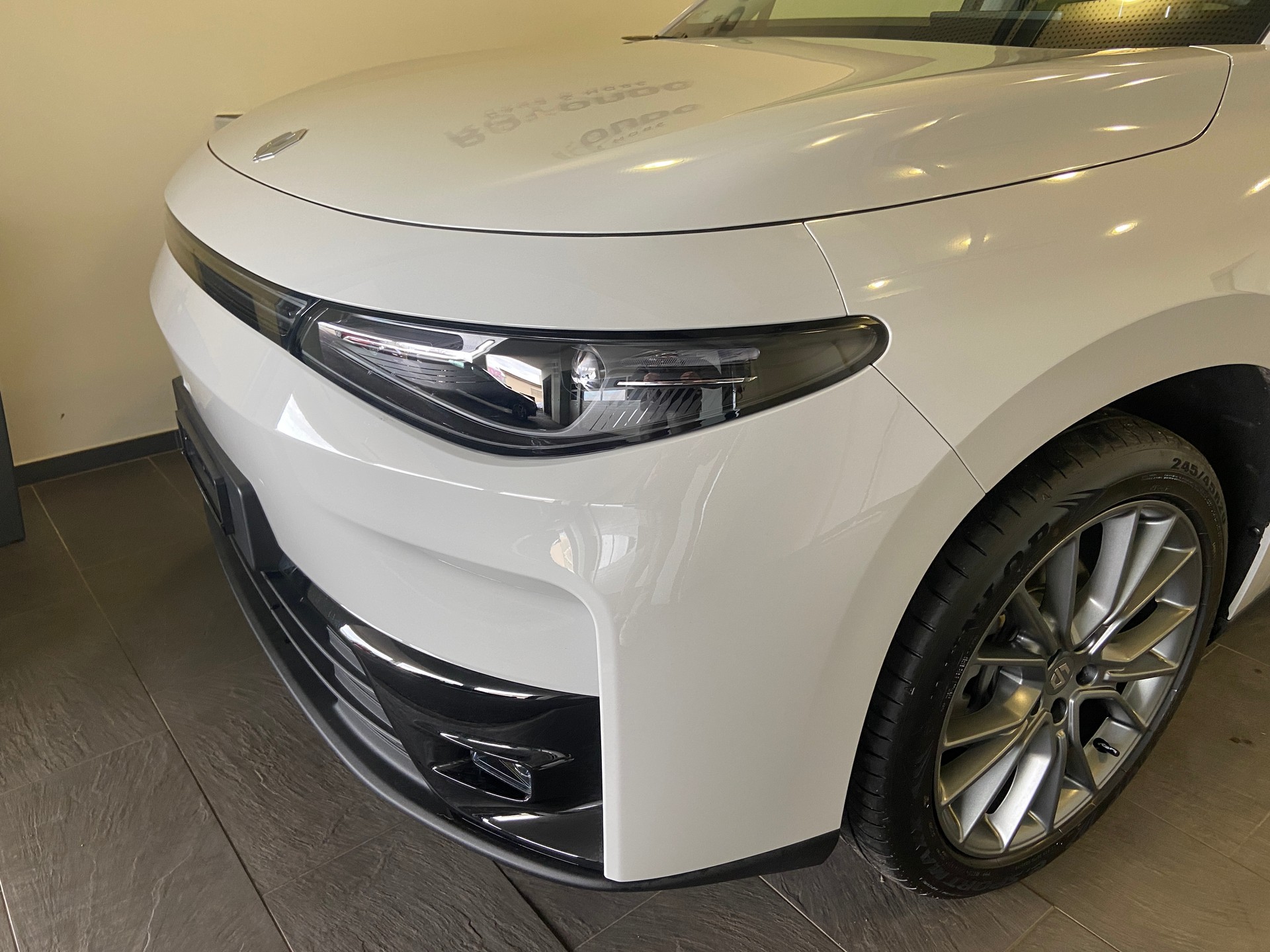 LEAPMOTOR C10 REEV Hybrid Design-image-2